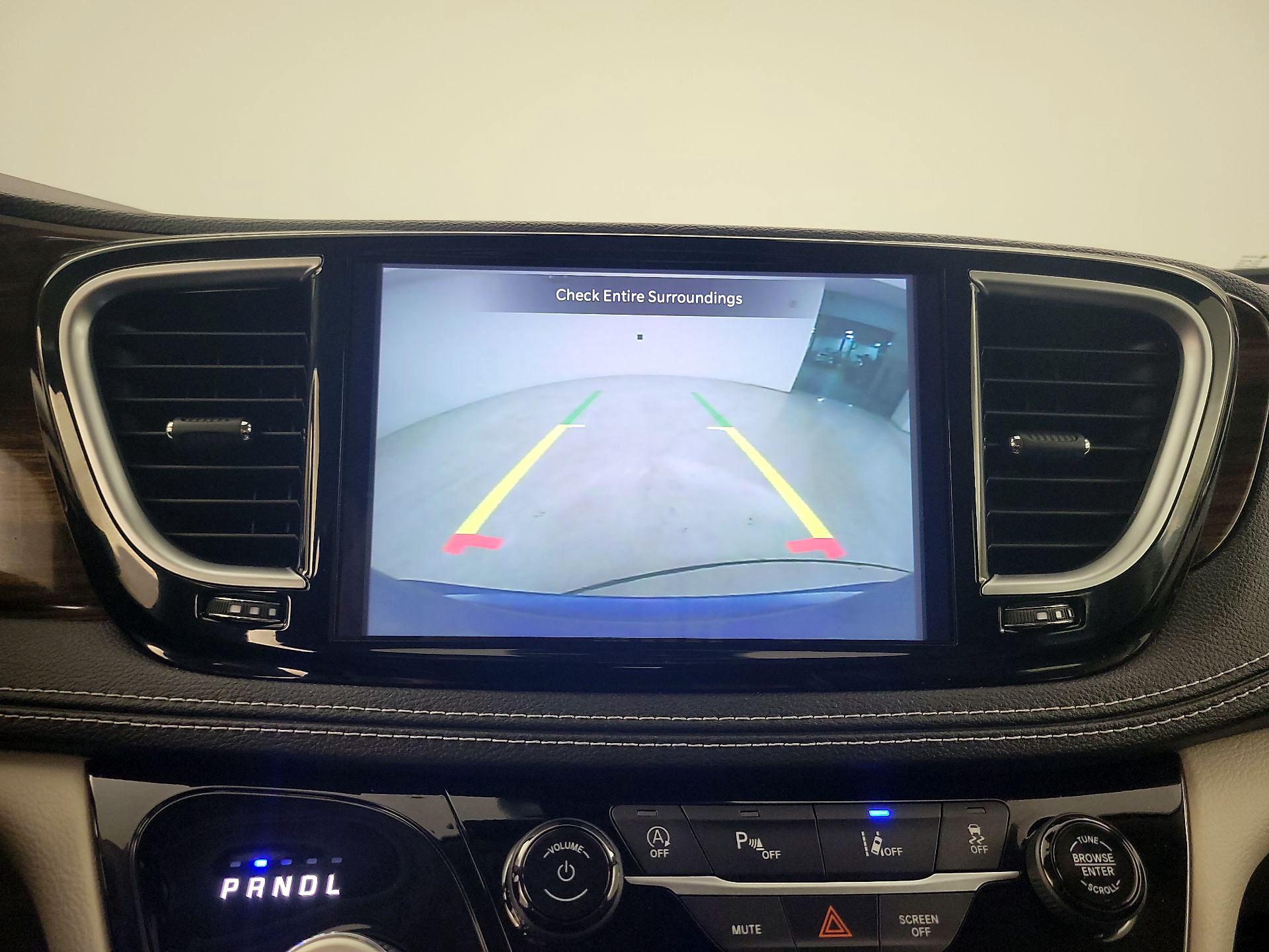 Thumbnail: 2021 Chrysler Pacifica - 15