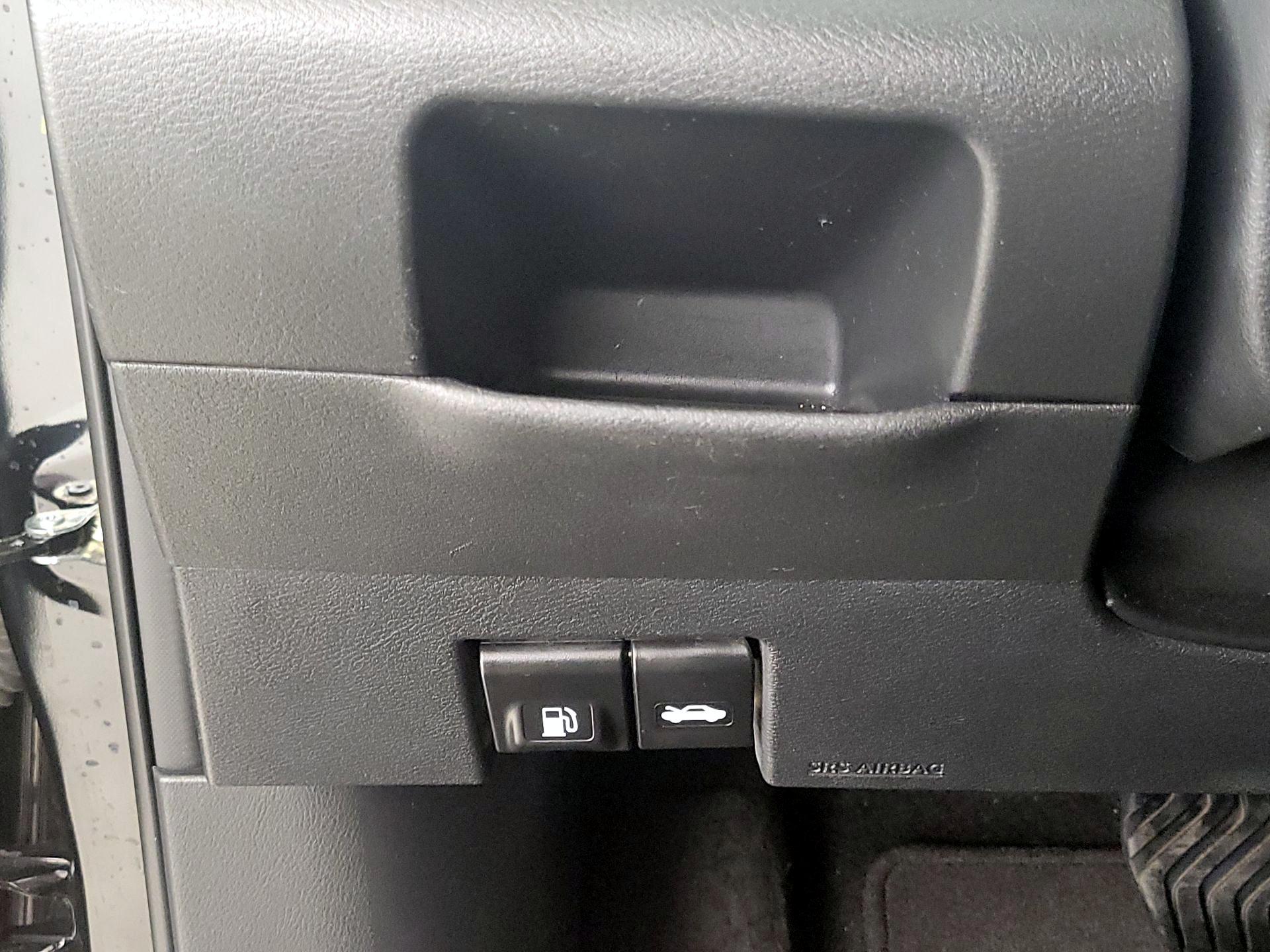 Thumbnail: 2021 Nissan Kicks - 13