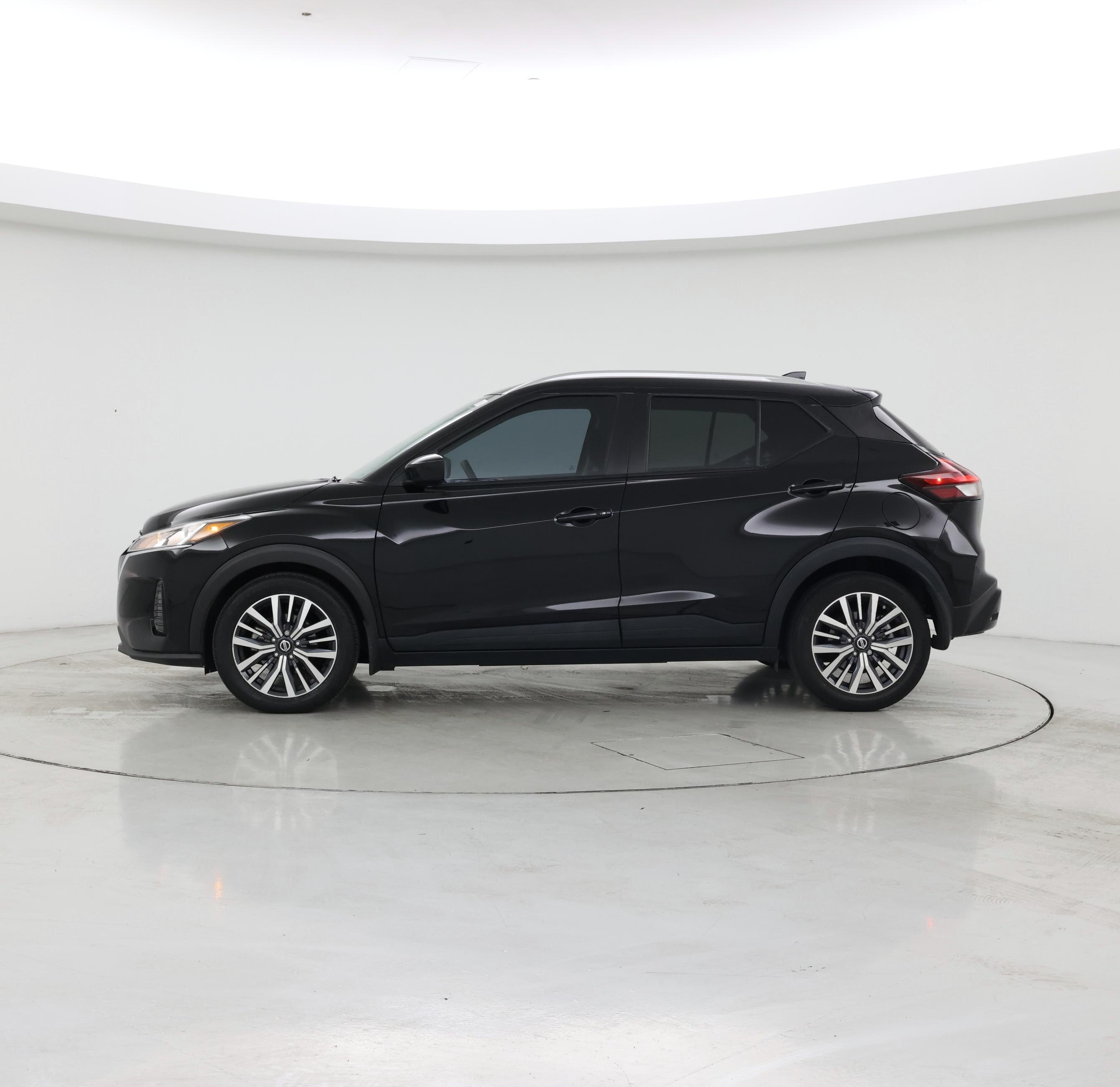 Thumbnail: 2021 Nissan Kicks - 3