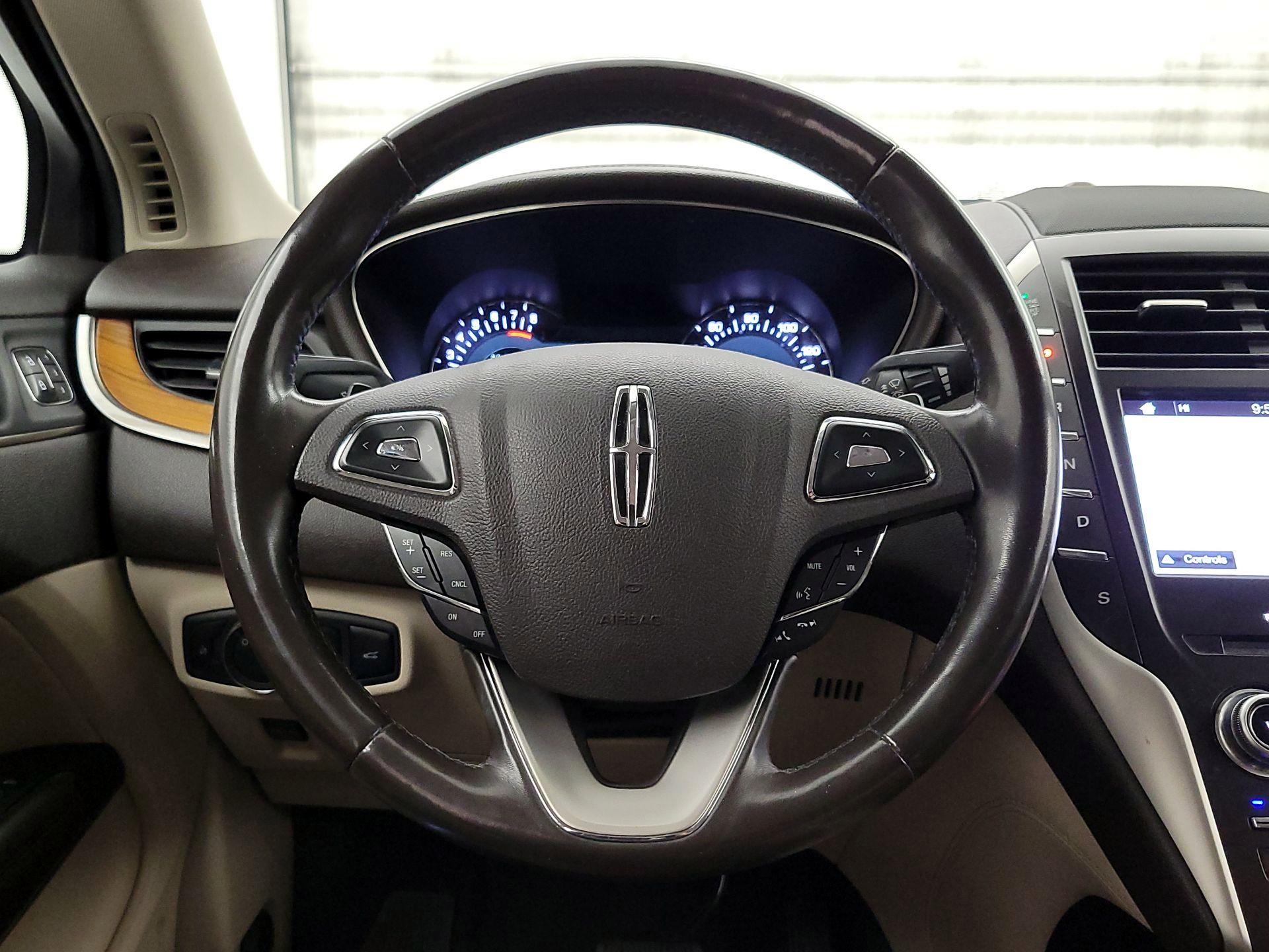 Thumbnail: 2019 Lincoln MKC - 10