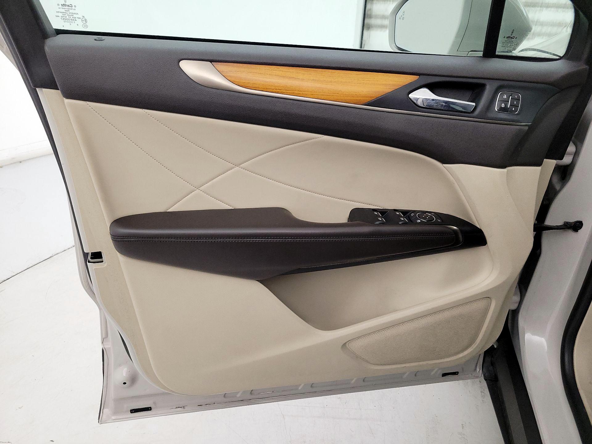 Thumbnail: 2019 Lincoln MKC - 12