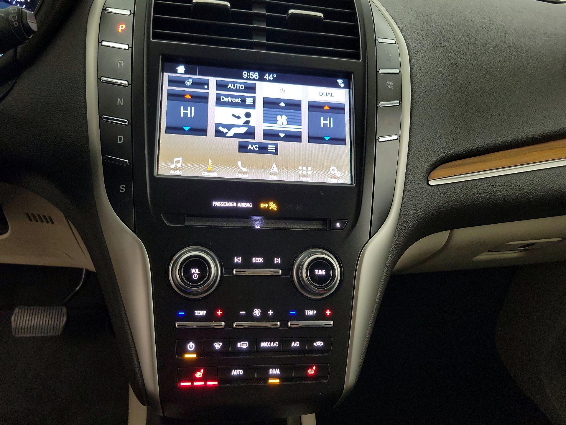 Thumbnail: 2019 Lincoln MKC - 17