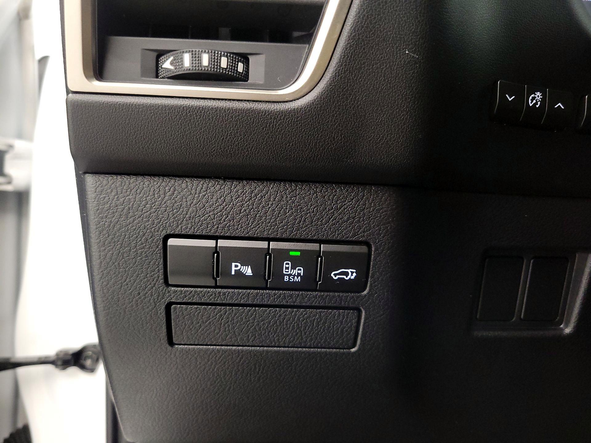 Thumbnail: 2016 Lexus NX - 13