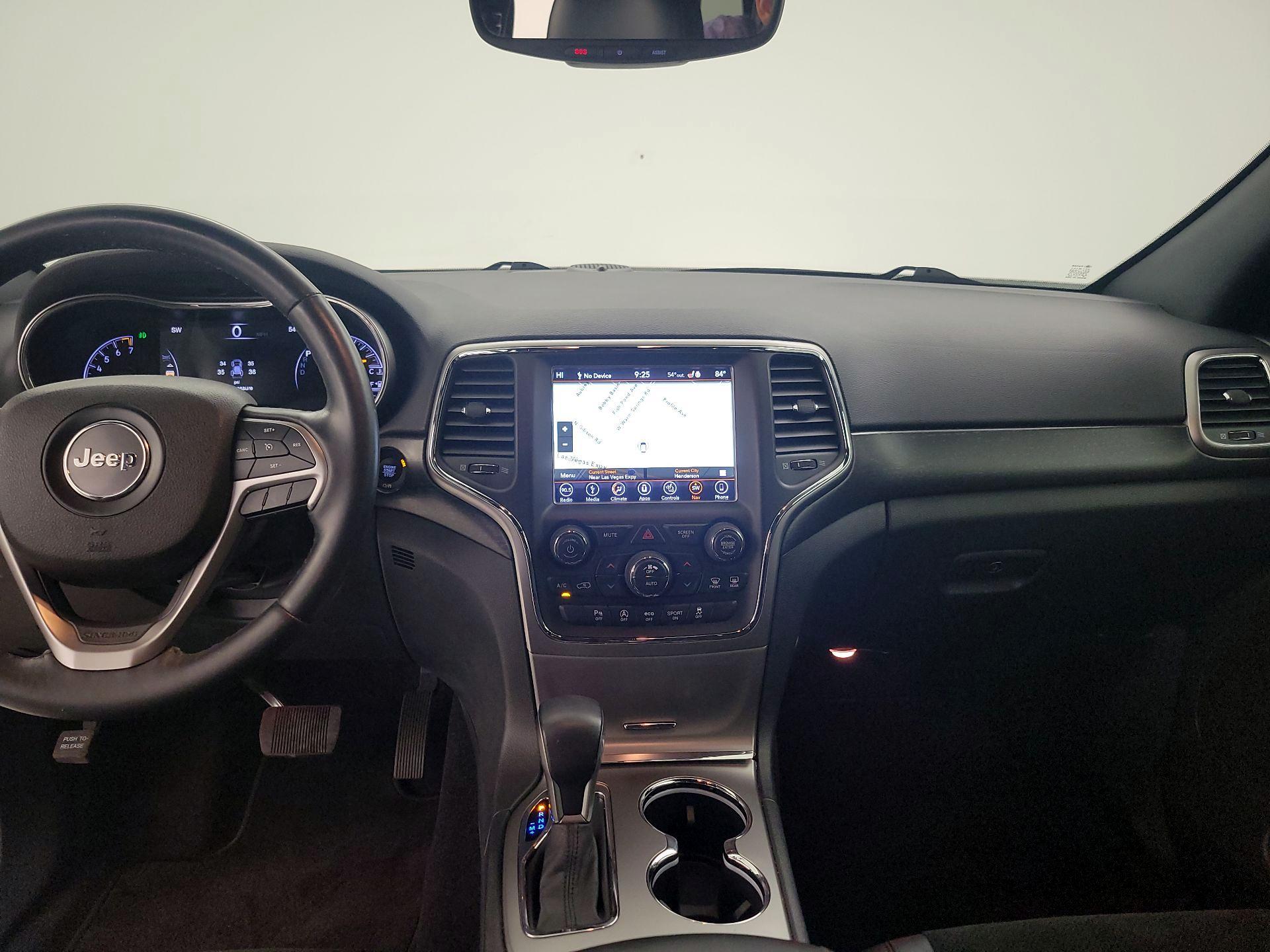 Thumbnail: 2018 Jeep Grand Cherokee - 9