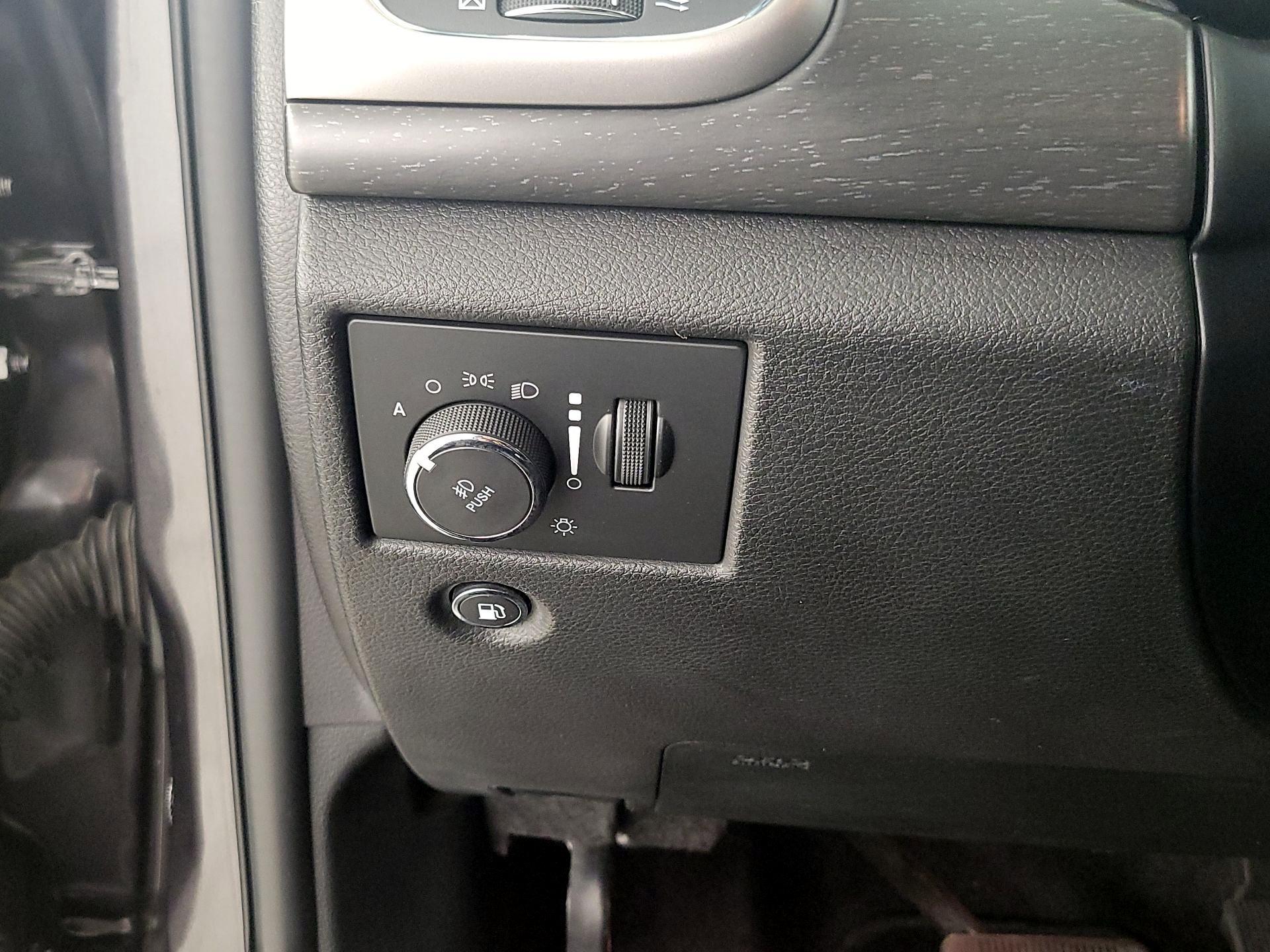 Thumbnail: 2018 Jeep Grand Cherokee - 13