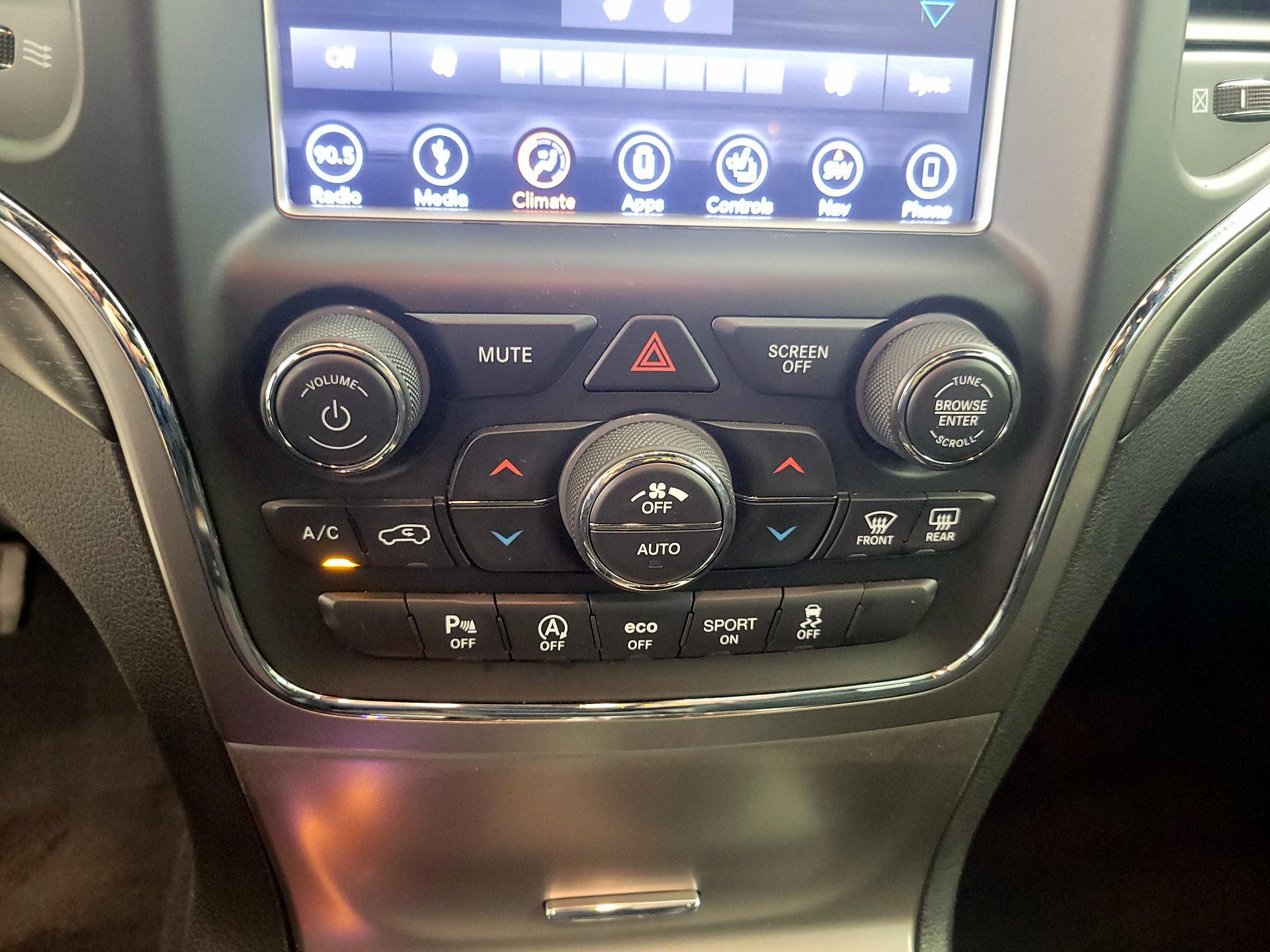 Thumbnail: 2018 Jeep Grand Cherokee - 17