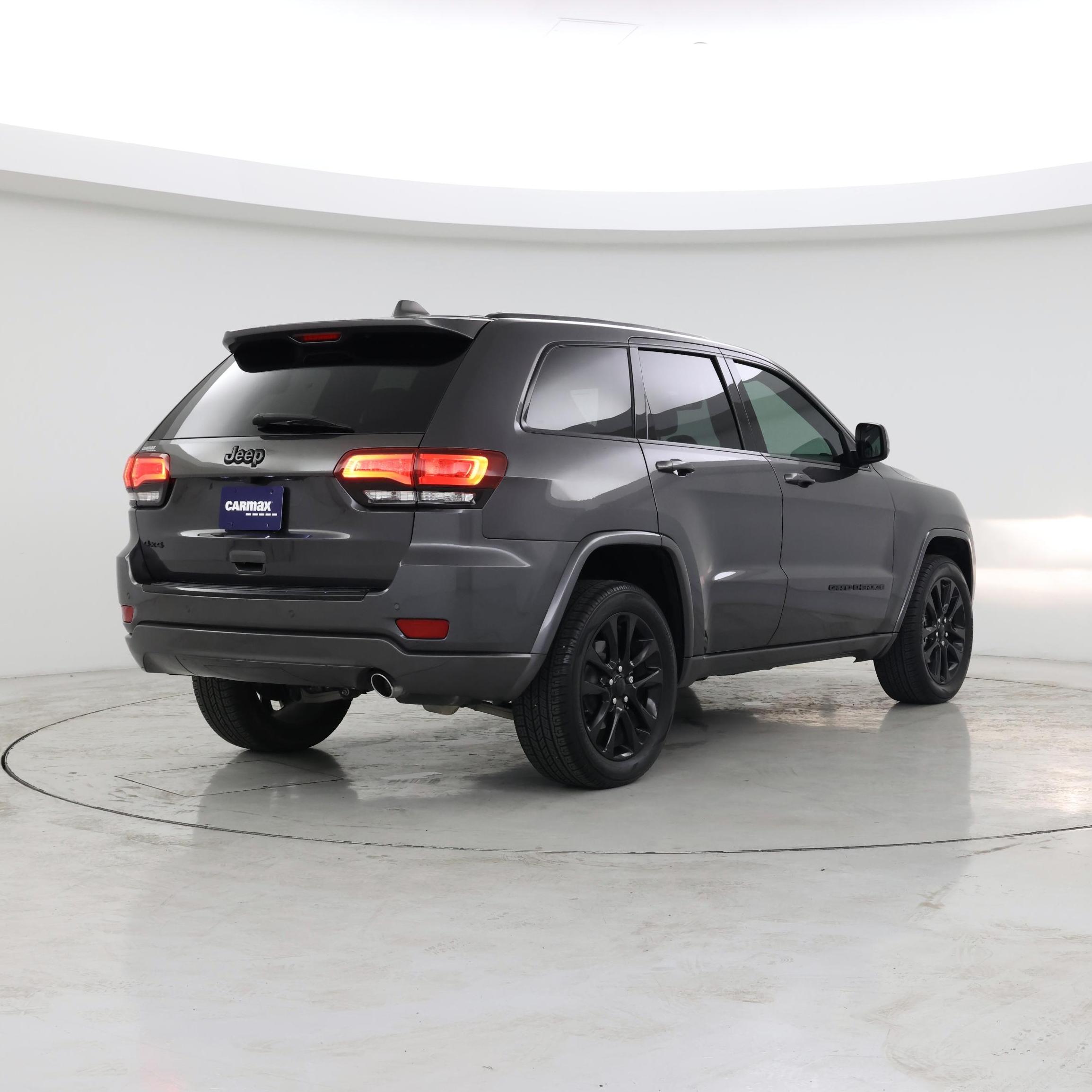 Thumbnail: 2018 Jeep Grand Cherokee - 8