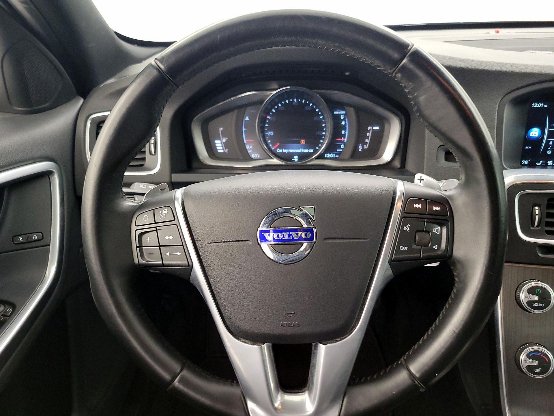 Thumbnail: 2015 Volvo S60 - 10