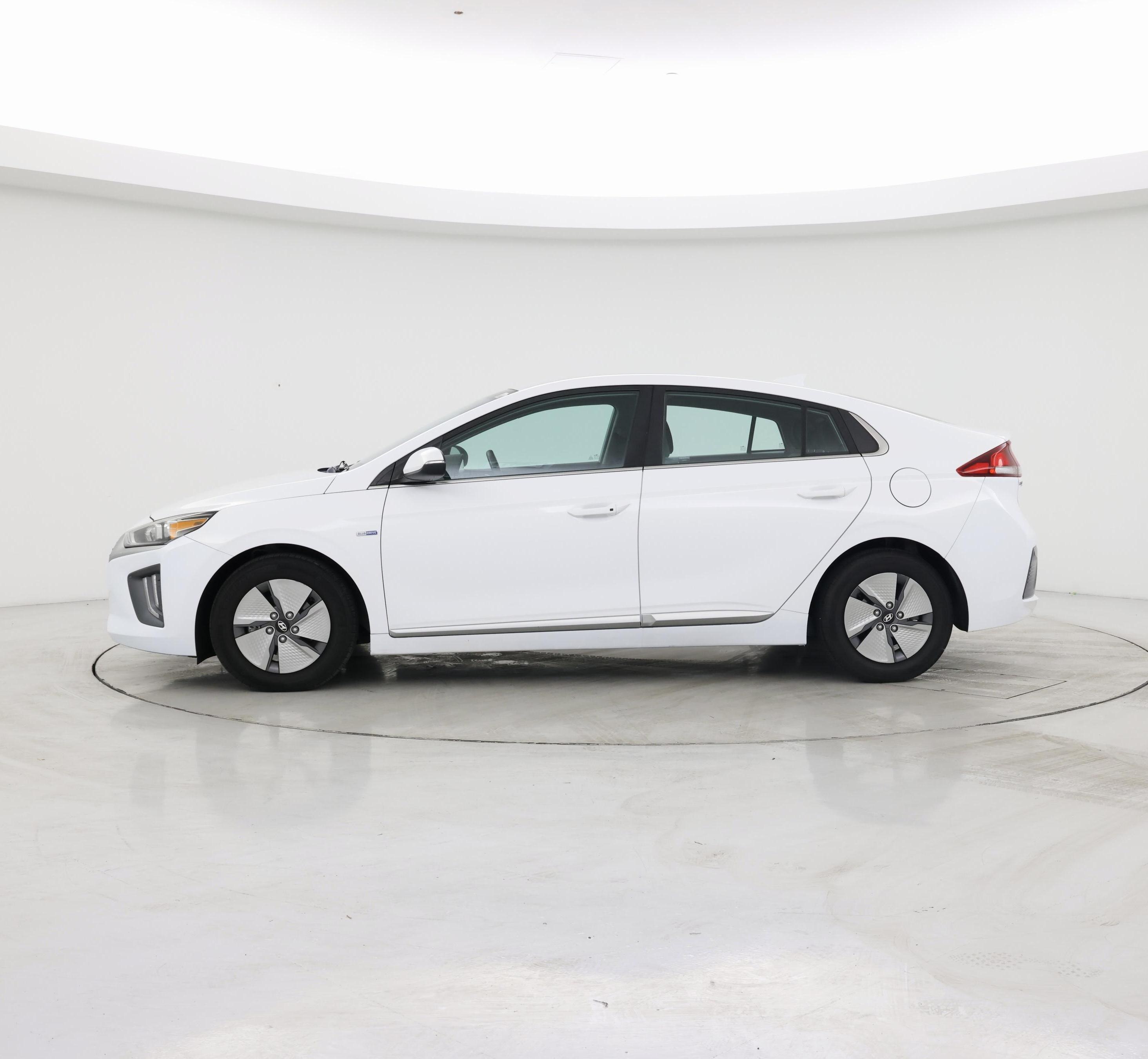 Thumbnail: 2020 Hyundai Ioniq - 3