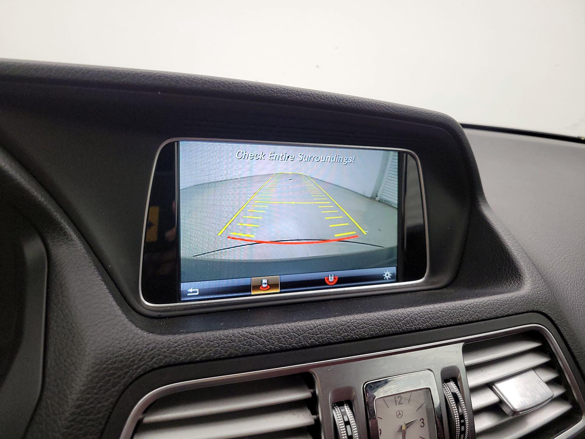 Thumbnail: 2016 Mercedes-Benz E-Class - 15