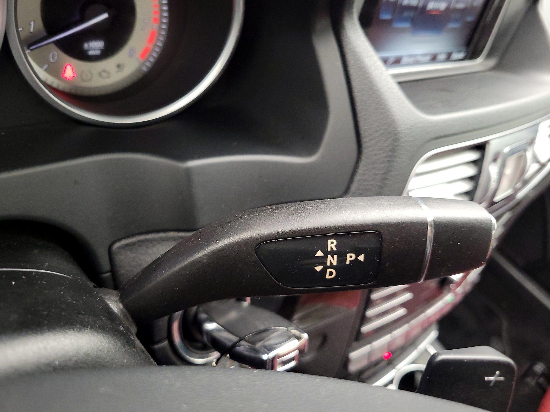 Thumbnail: 2016 Mercedes-Benz E-Class - 18