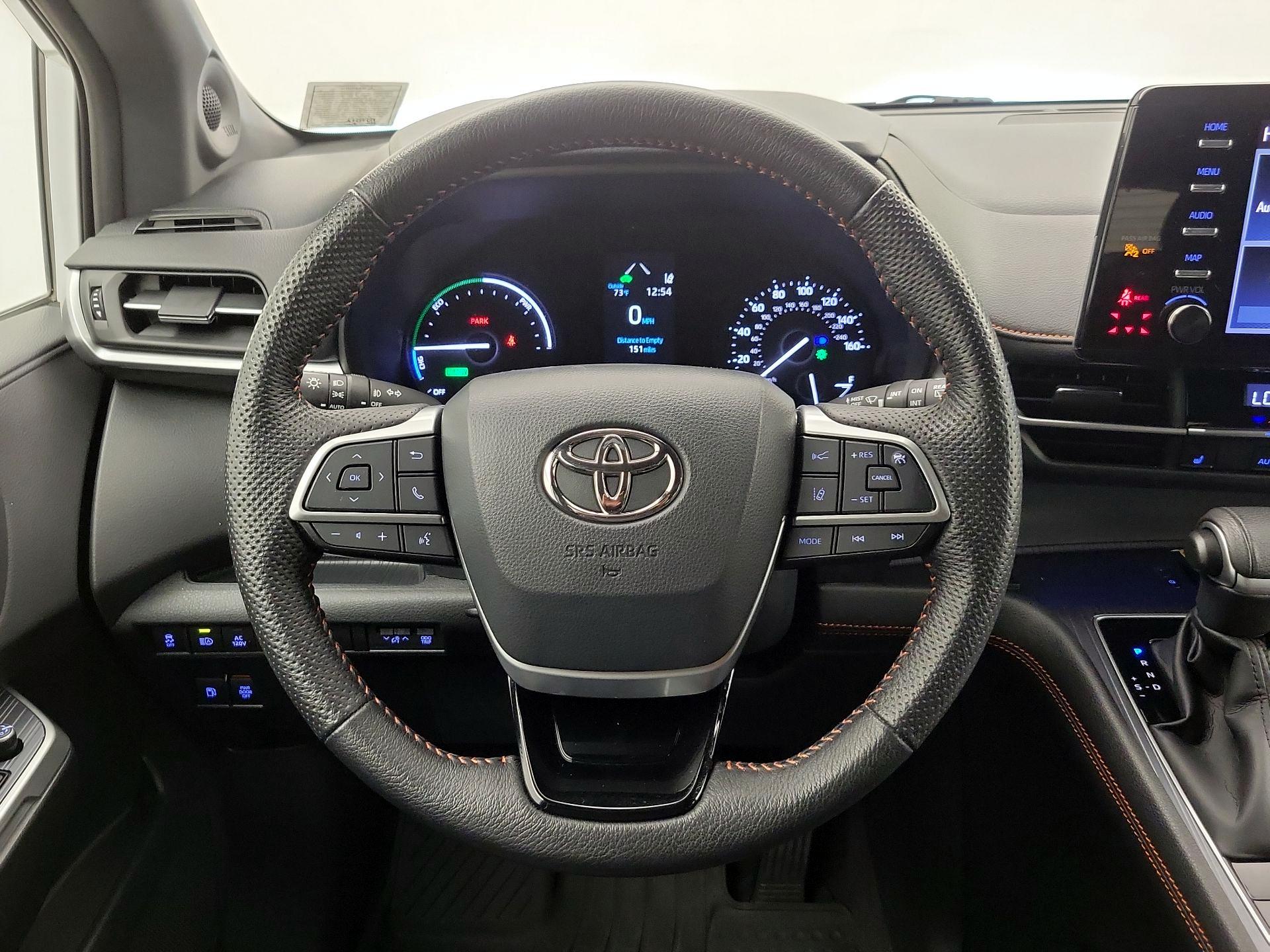 Thumbnail: 2022 Toyota Sienna - 10