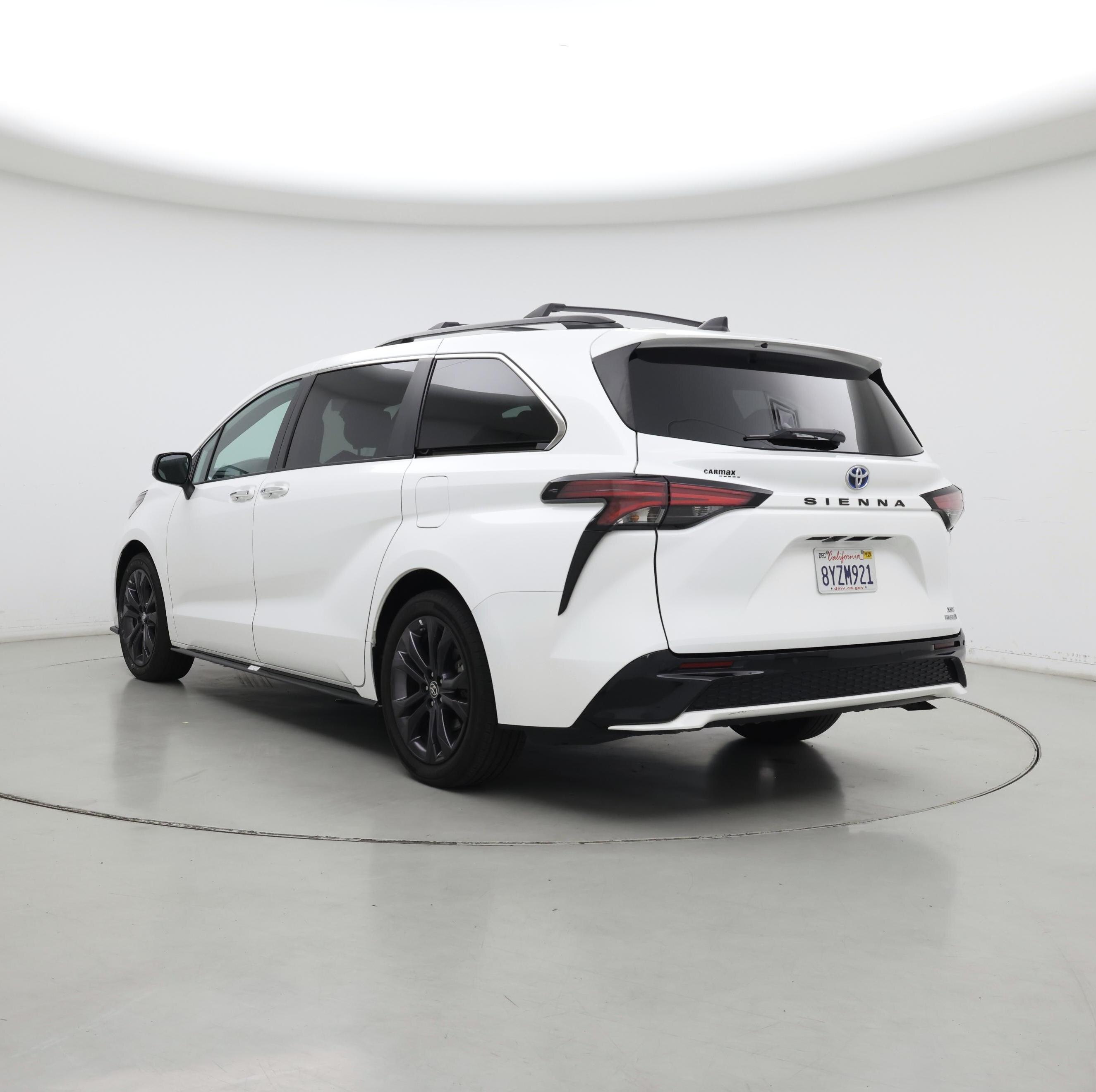 Thumbnail: 2022 Toyota Sienna - 2
