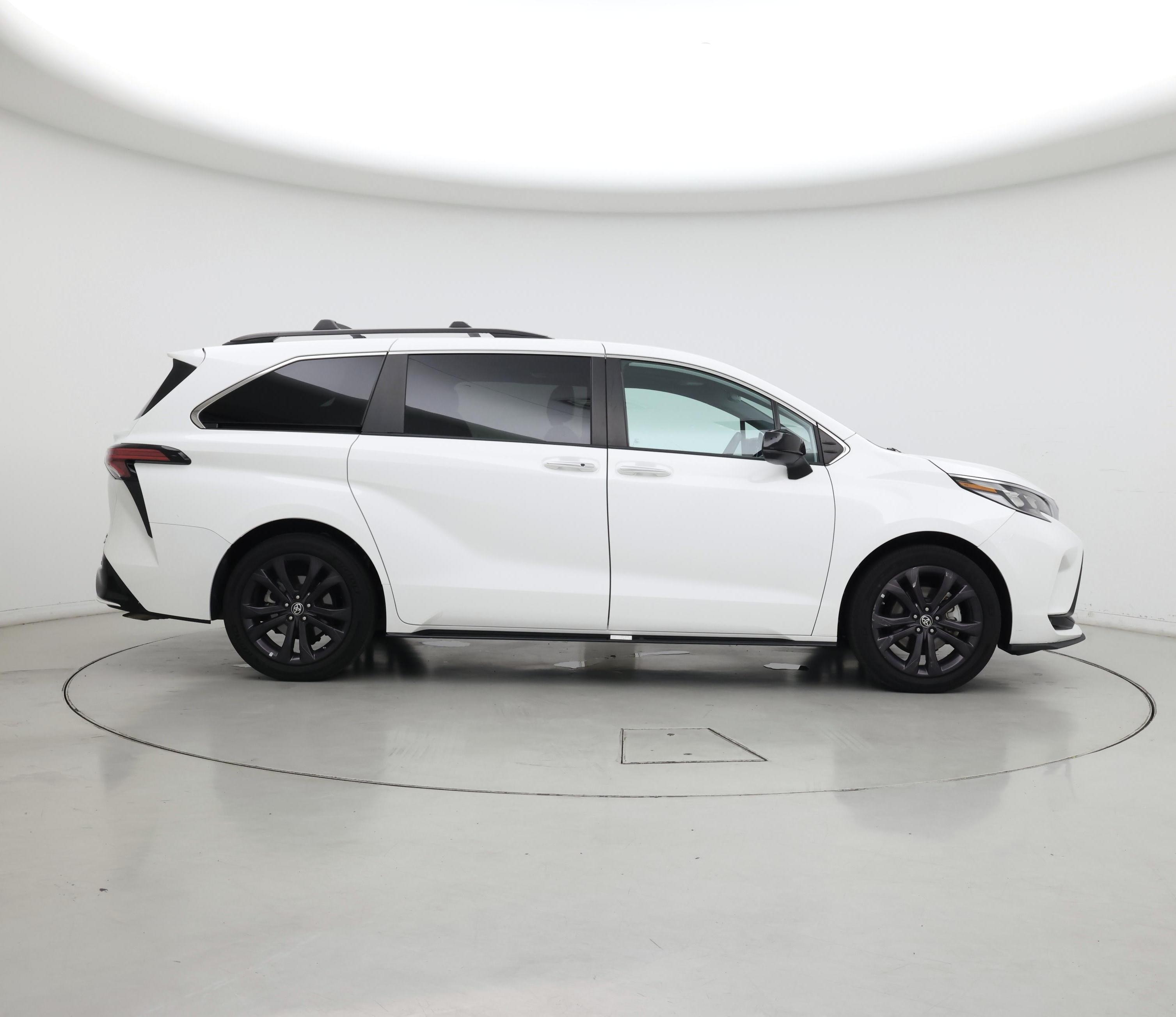 Thumbnail: 2022 Toyota Sienna - 7