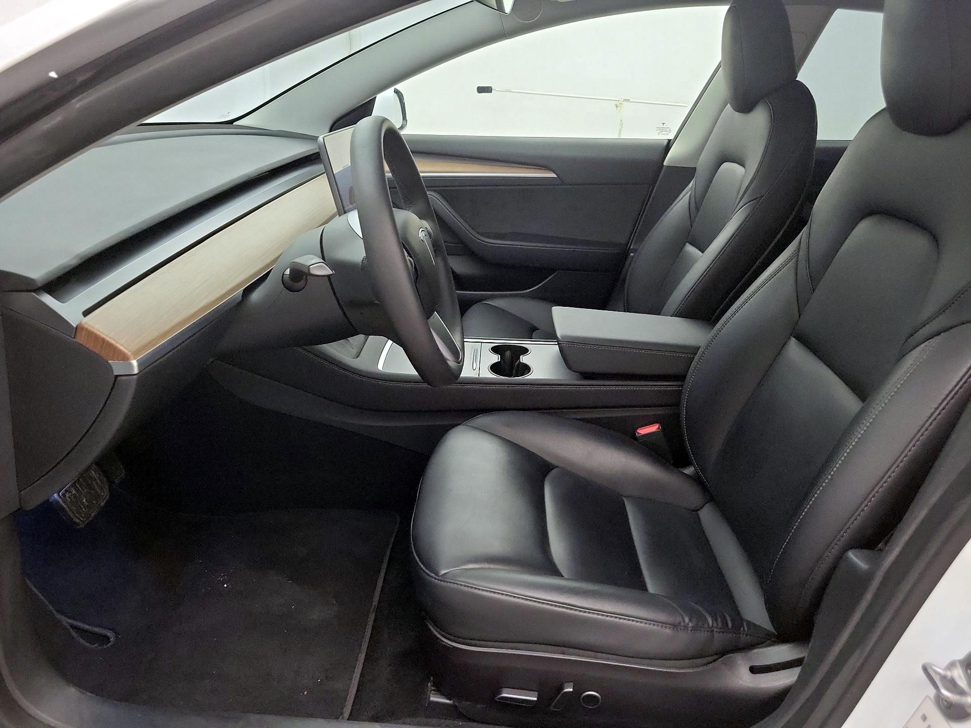 Thumbnail: 2022 Tesla Model 3 - 11