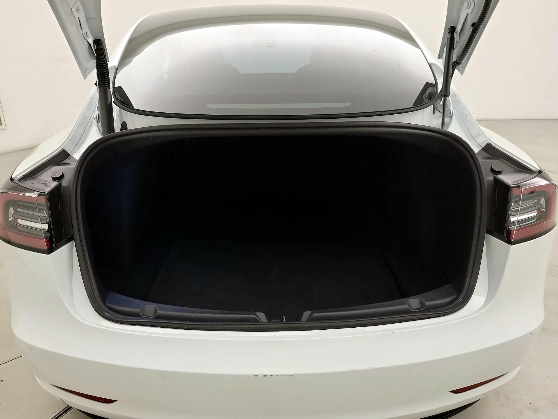 Thumbnail: 2022 Tesla Model 3 - 19
