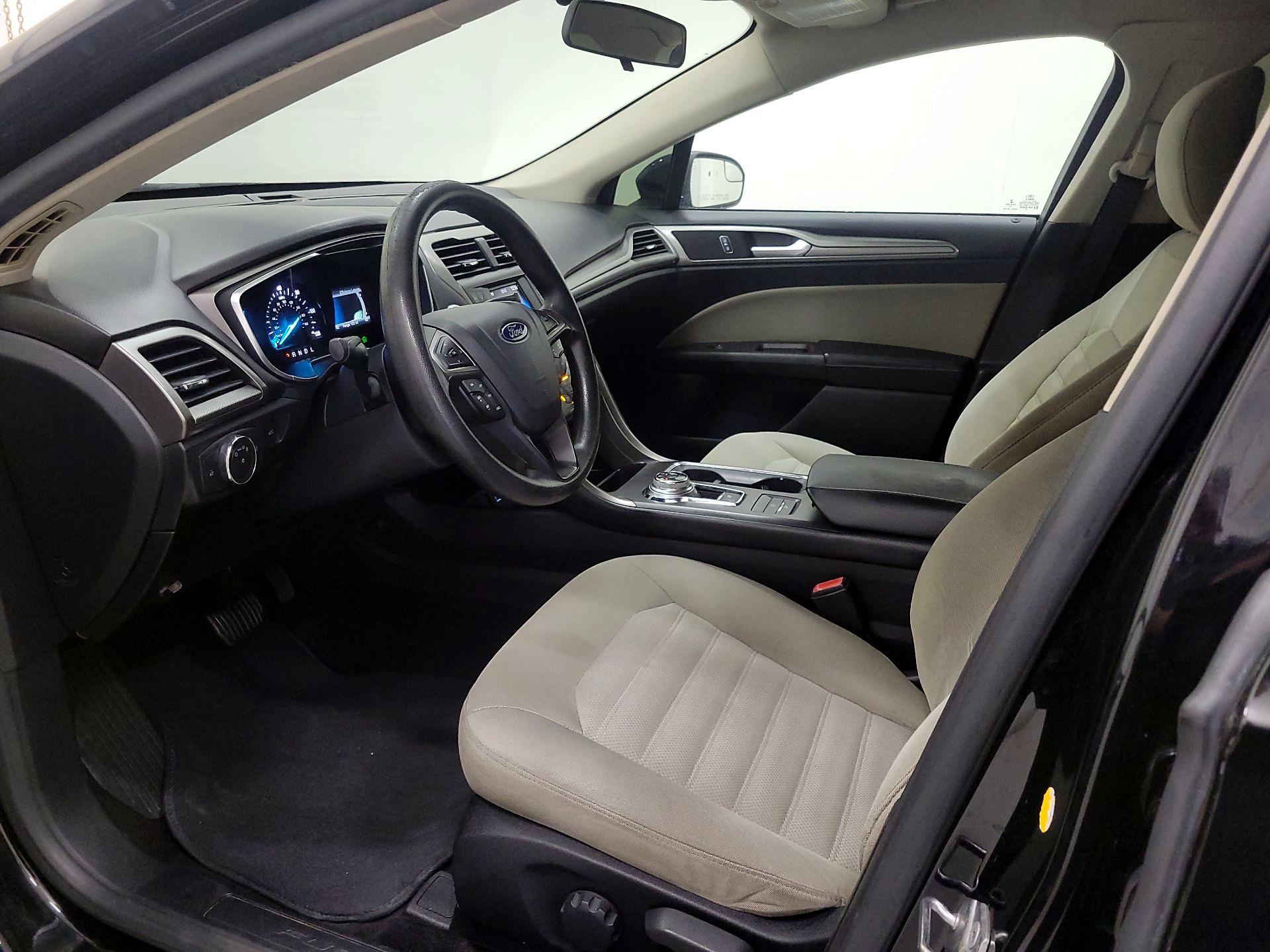 Thumbnail: 2017 Ford Fusion - 11