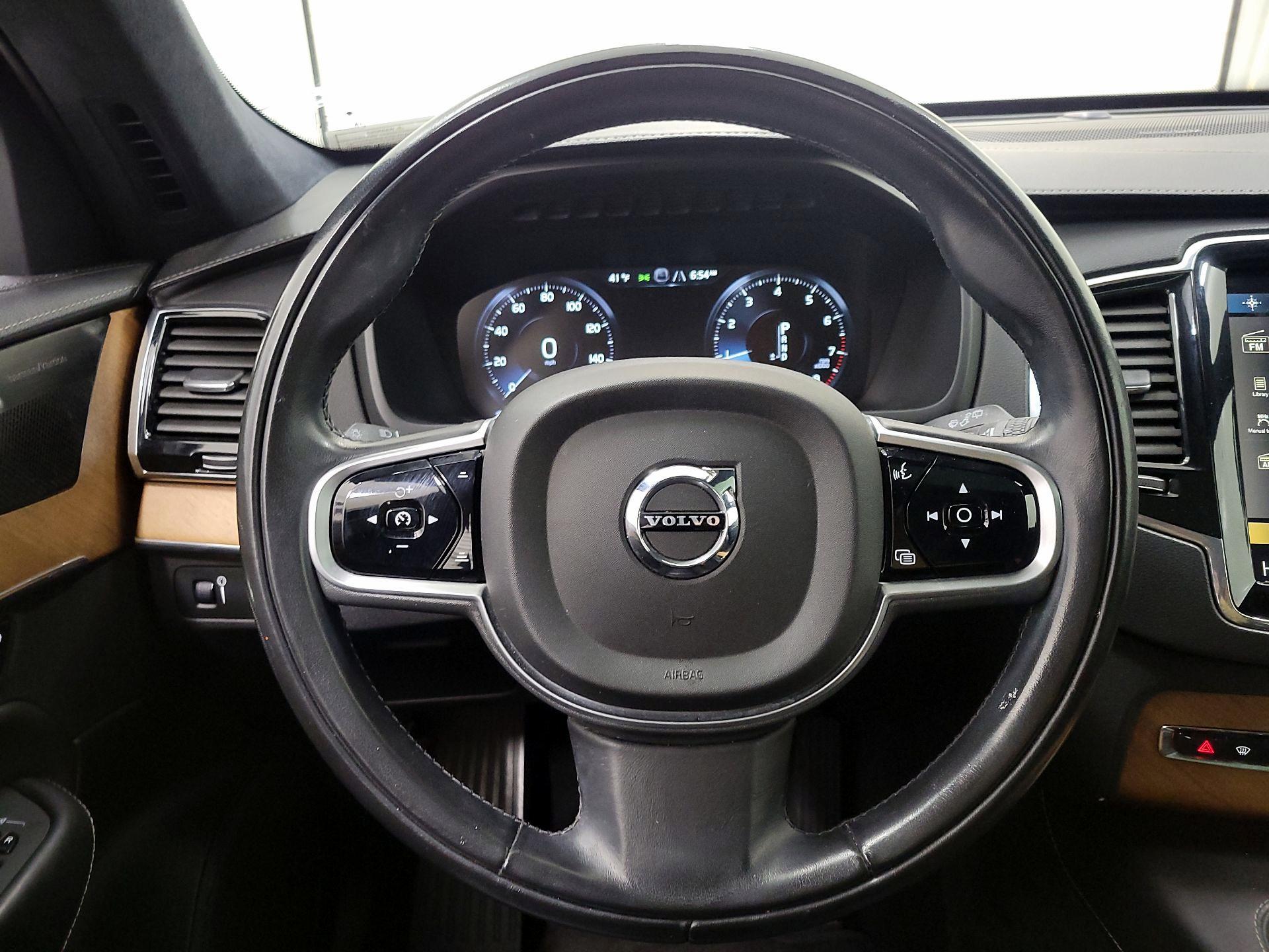 Thumbnail: 2020 Volvo XC90 - 10