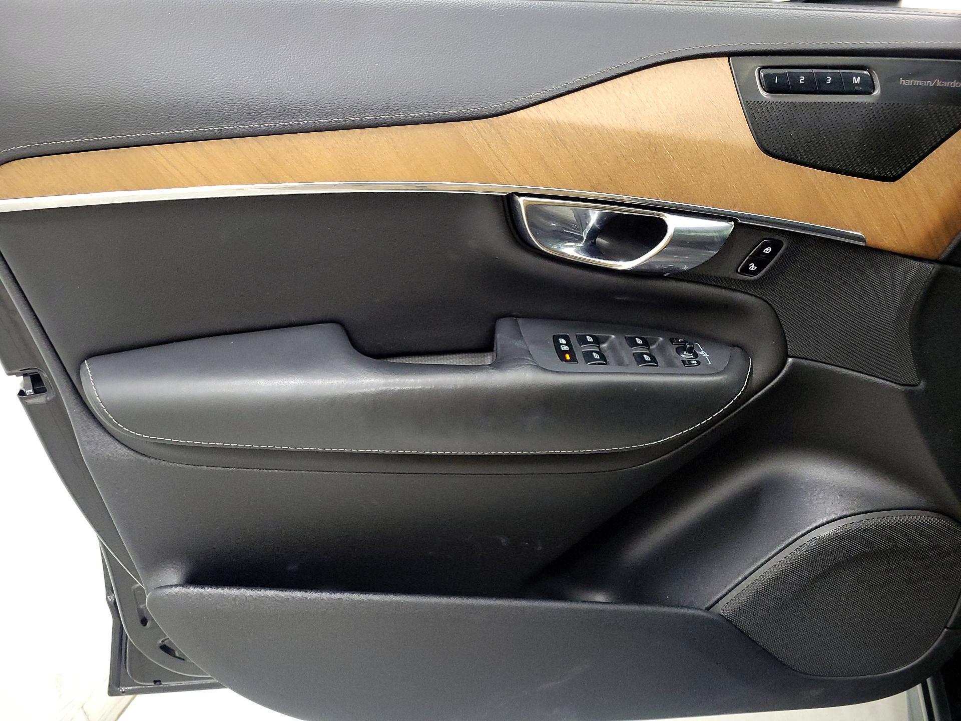 Thumbnail: 2020 Volvo XC90 - 12