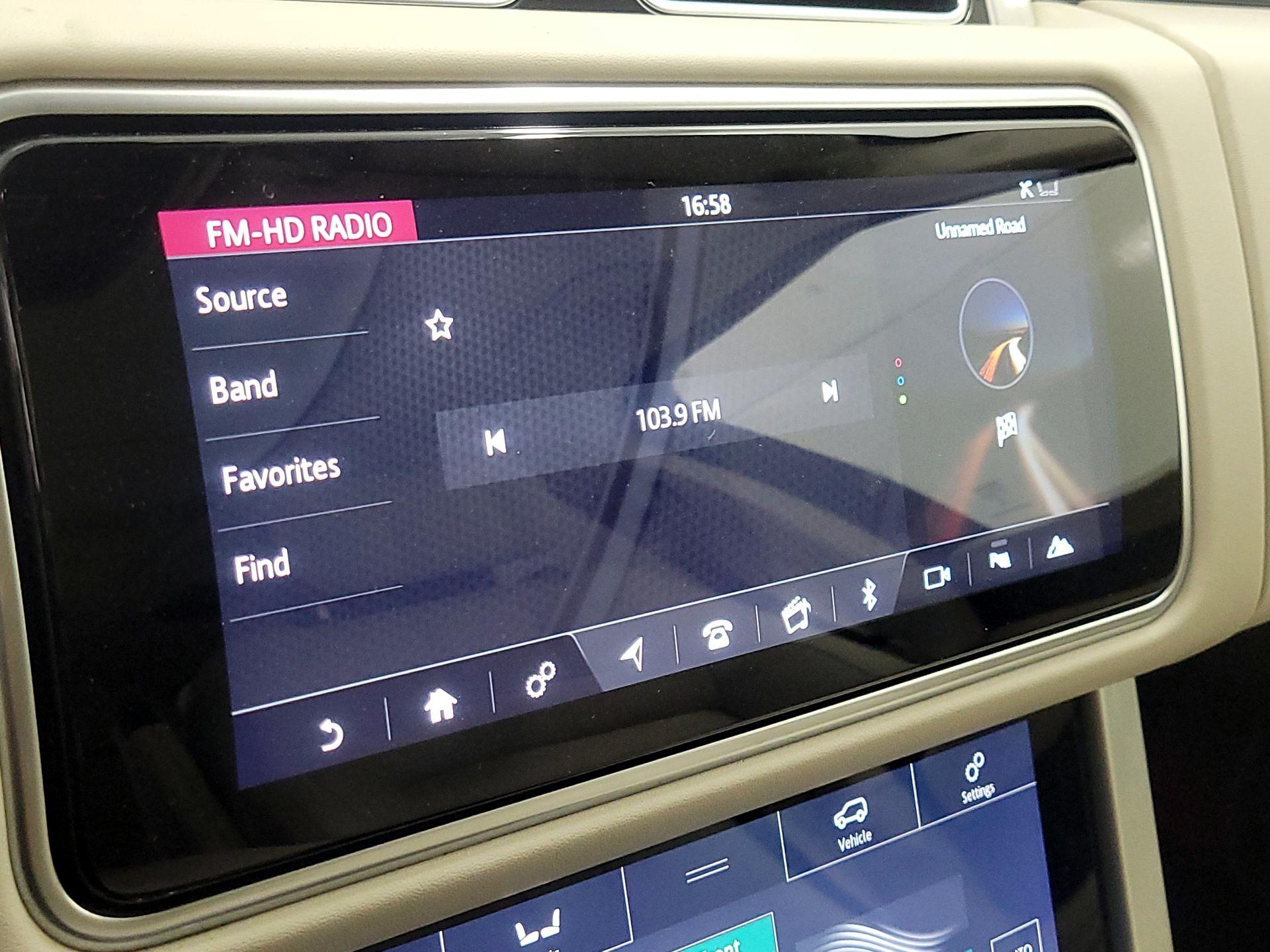 Thumbnail: 2021 Land Rover Range Rover - 15