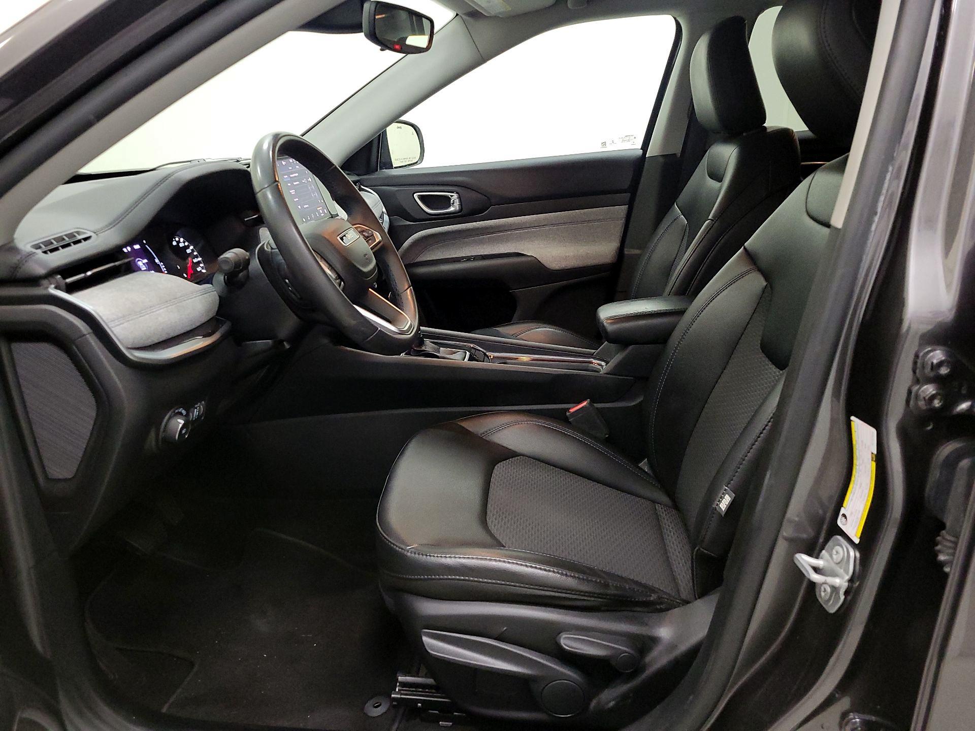 Thumbnail: 2022 Jeep Compass - 11