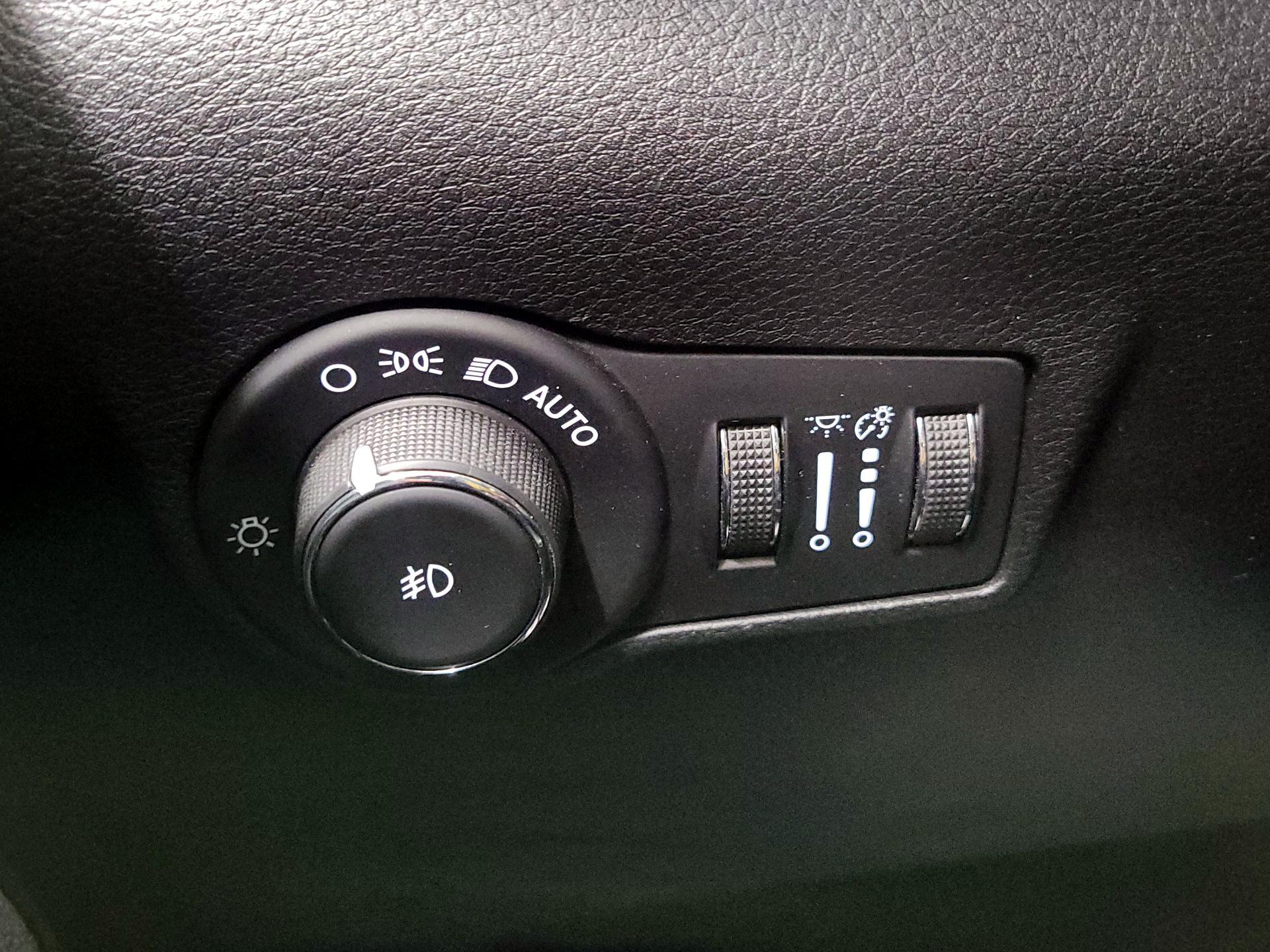 Thumbnail: 2022 Jeep Compass - 13