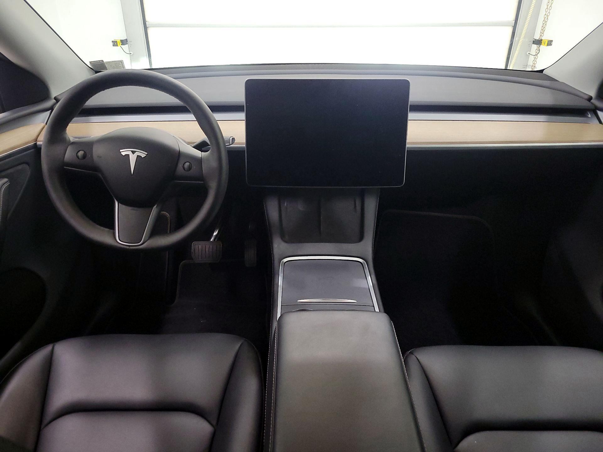 Thumbnail: 2024 Tesla Model Y - 9