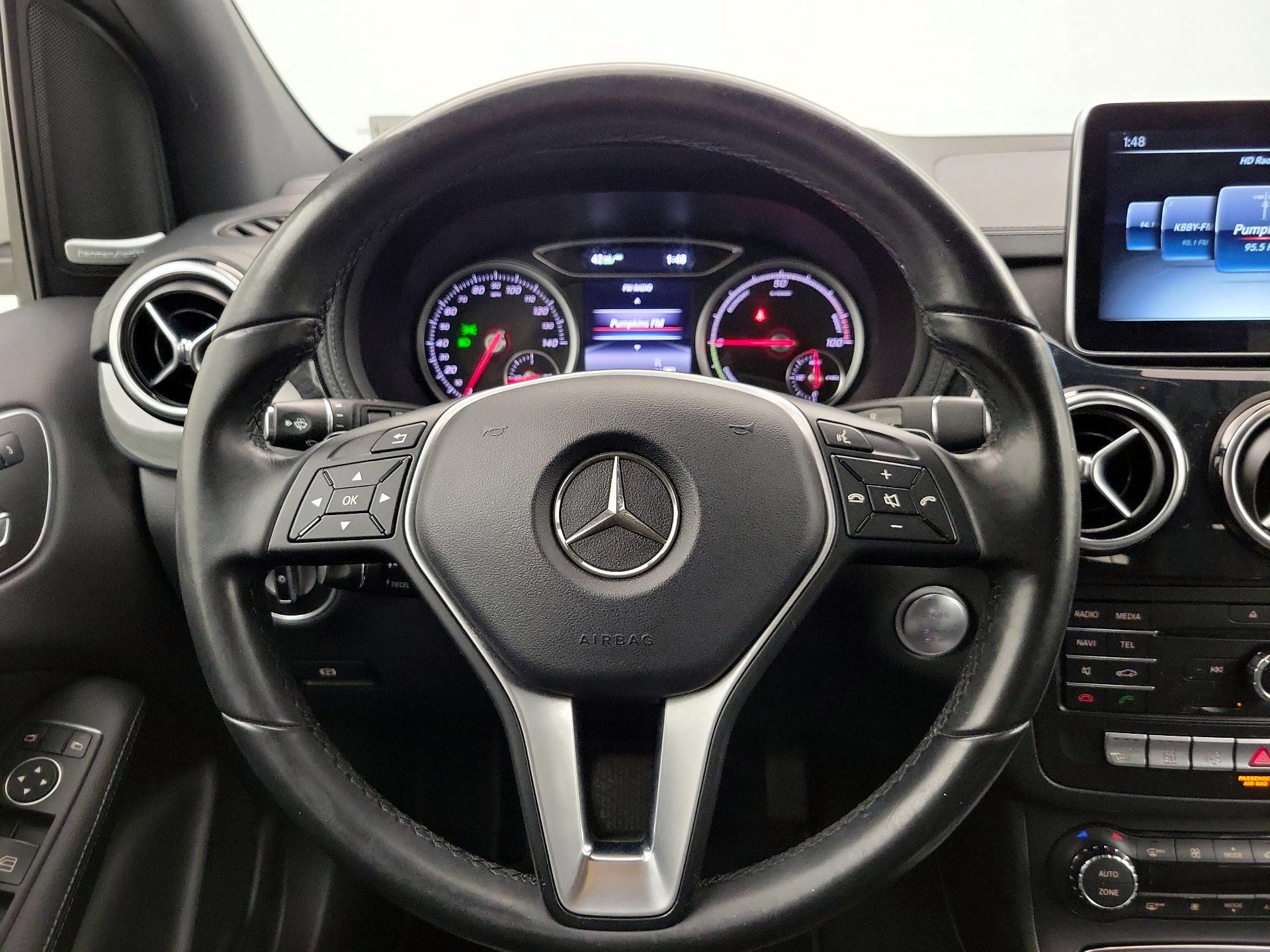 Thumbnail: 2016 Mercedes-Benz B-Class - 10