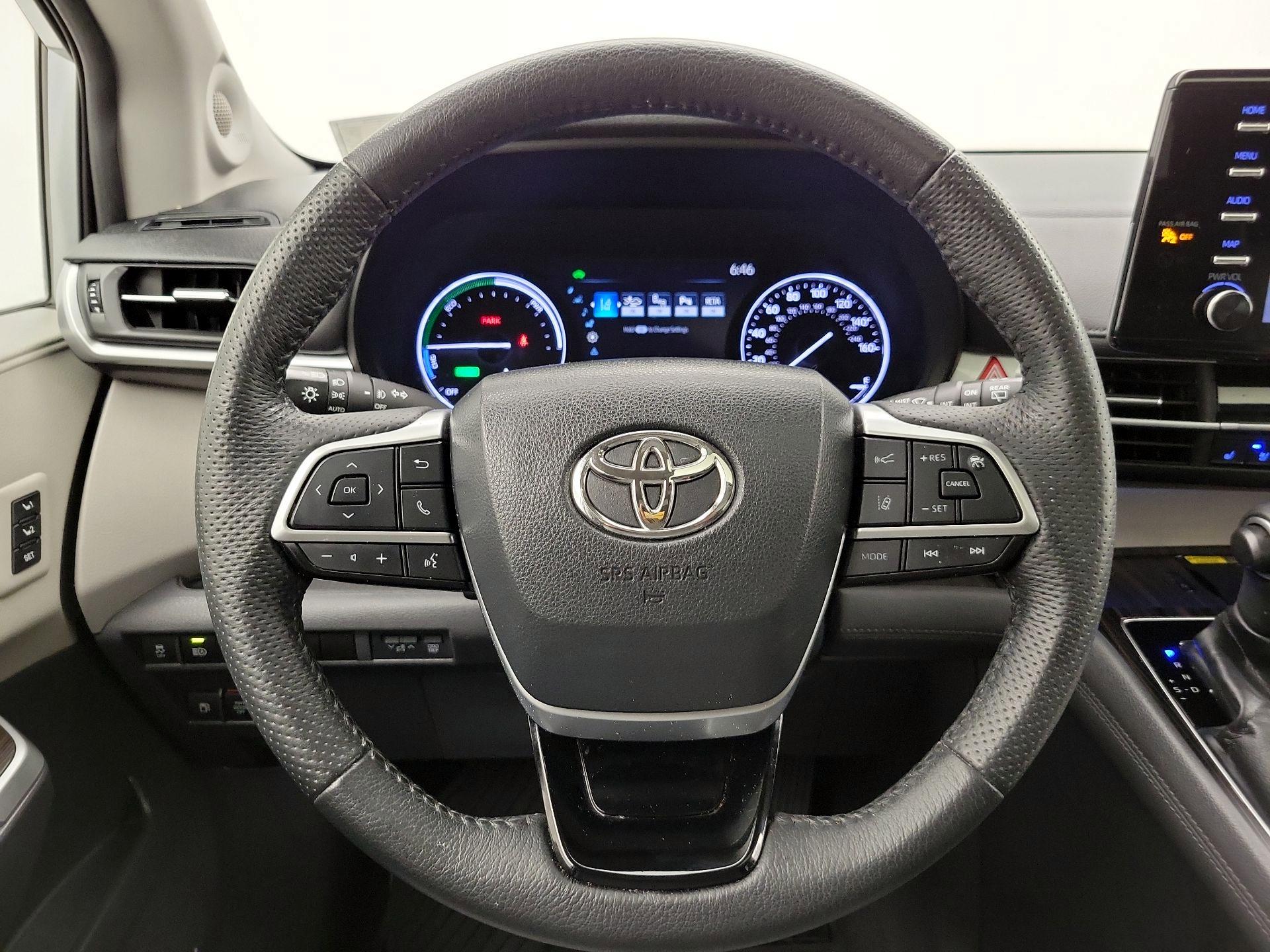 Thumbnail: 2022 Toyota Sienna - 10