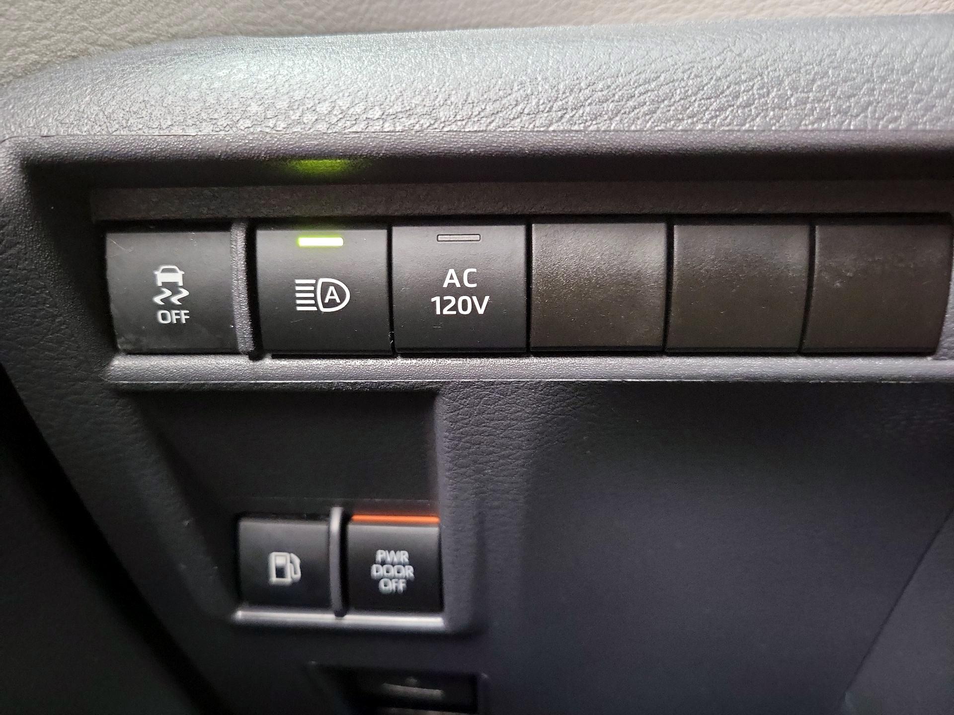 Thumbnail: 2022 Toyota Sienna - 13