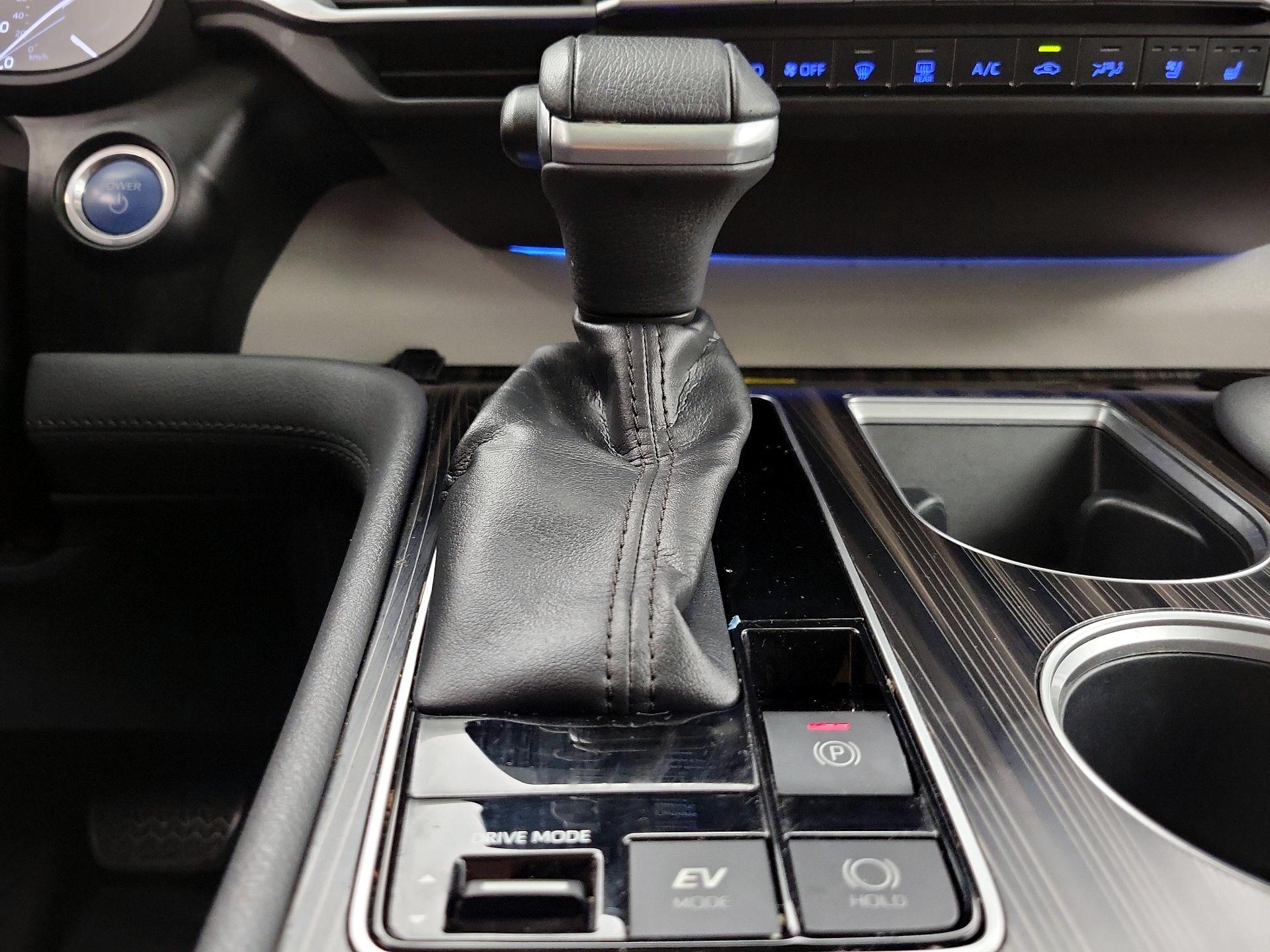 Thumbnail: 2022 Toyota Sienna - 18