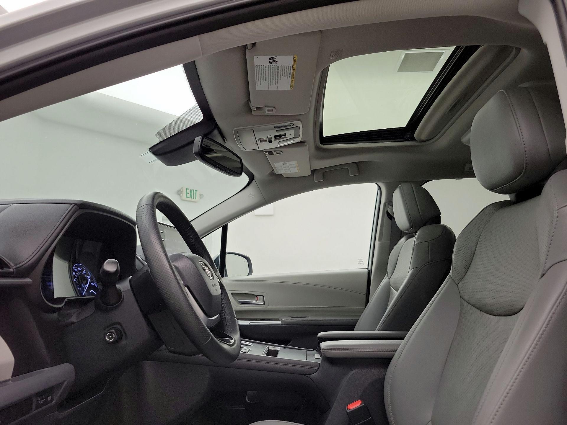 Thumbnail: 2022 Toyota Sienna - 20