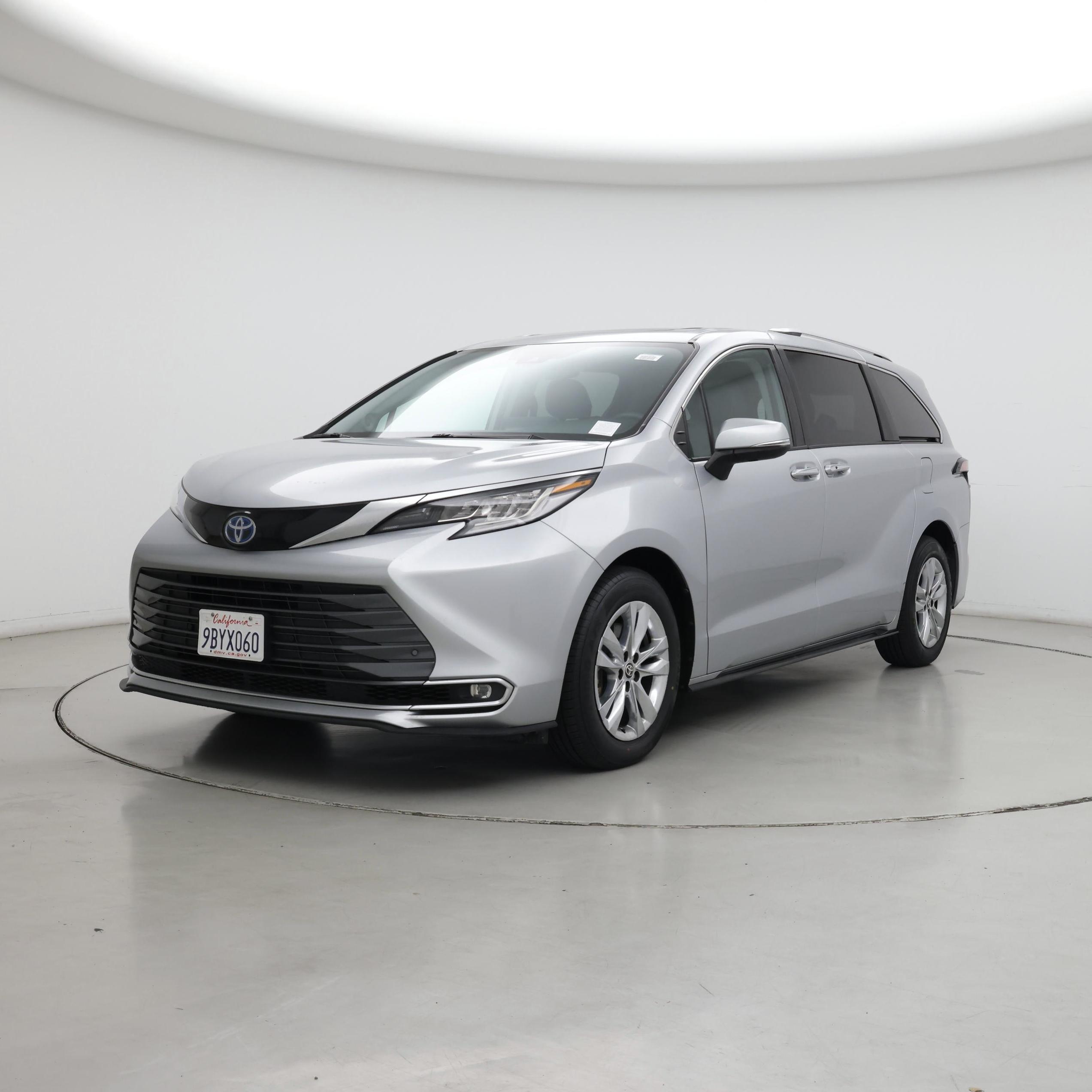 Thumbnail: 2022 Toyota Sienna - 4