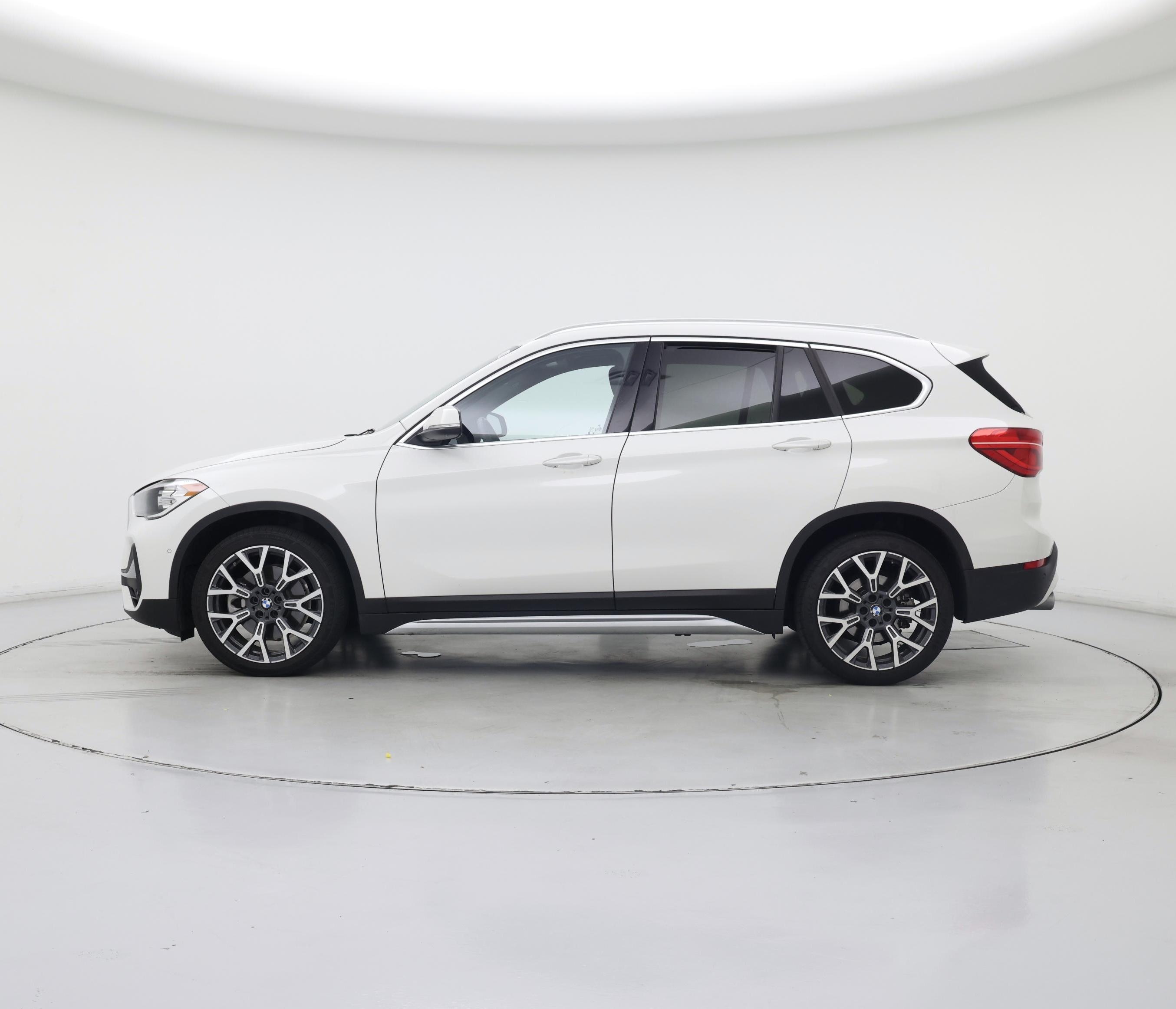 Thumbnail: 2021 BMW X1 - 3