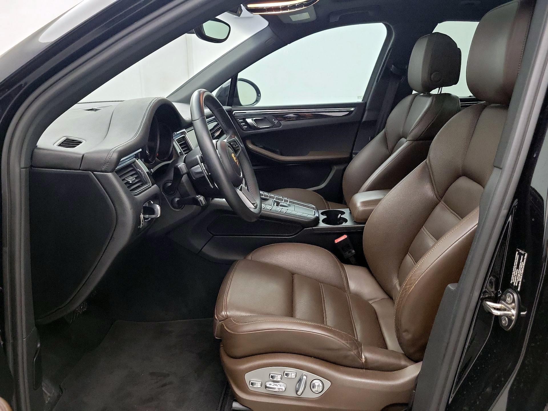 Thumbnail: 2015 Porsche Macan - 11