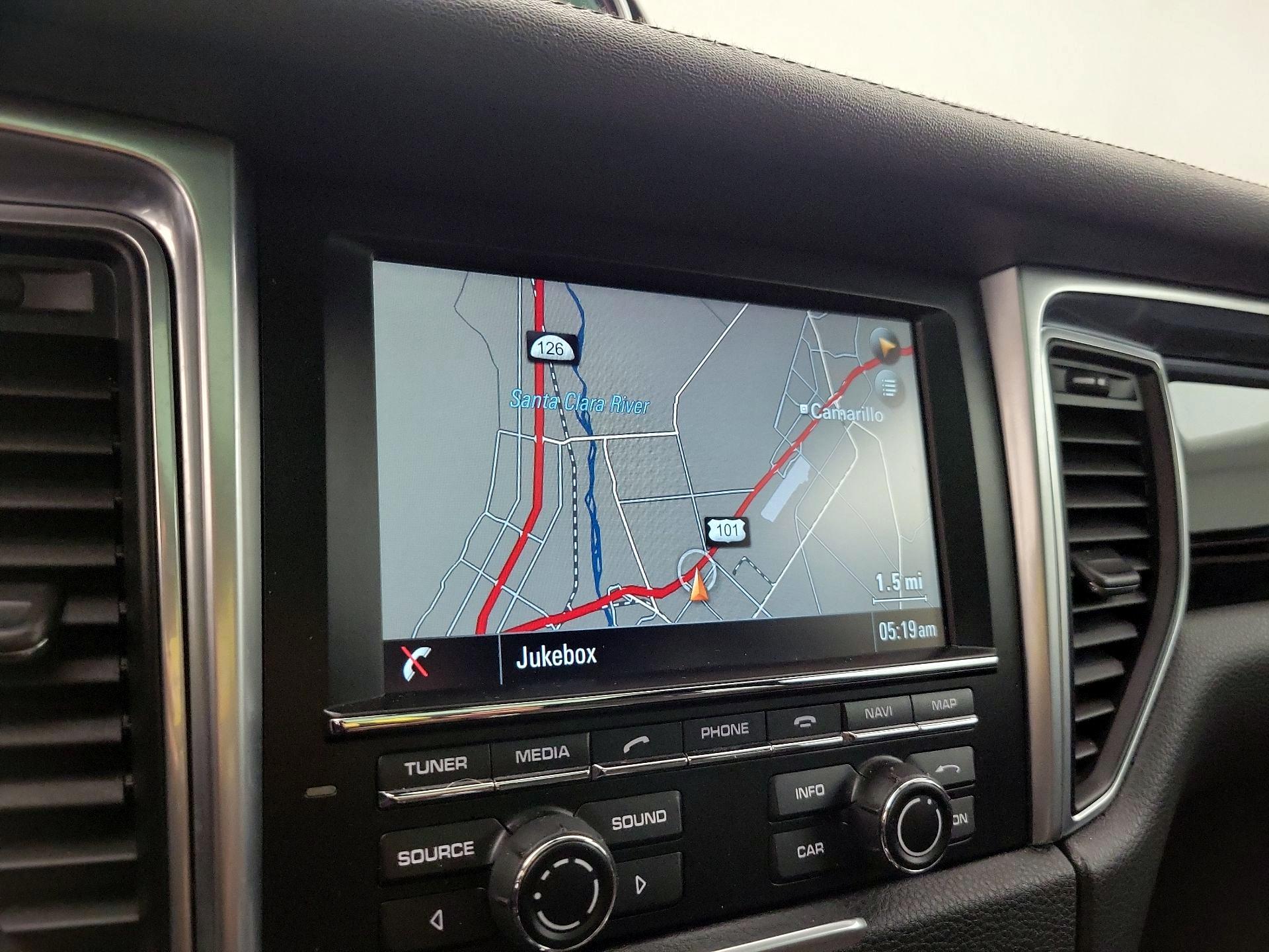 Thumbnail: 2015 Porsche Macan - 14