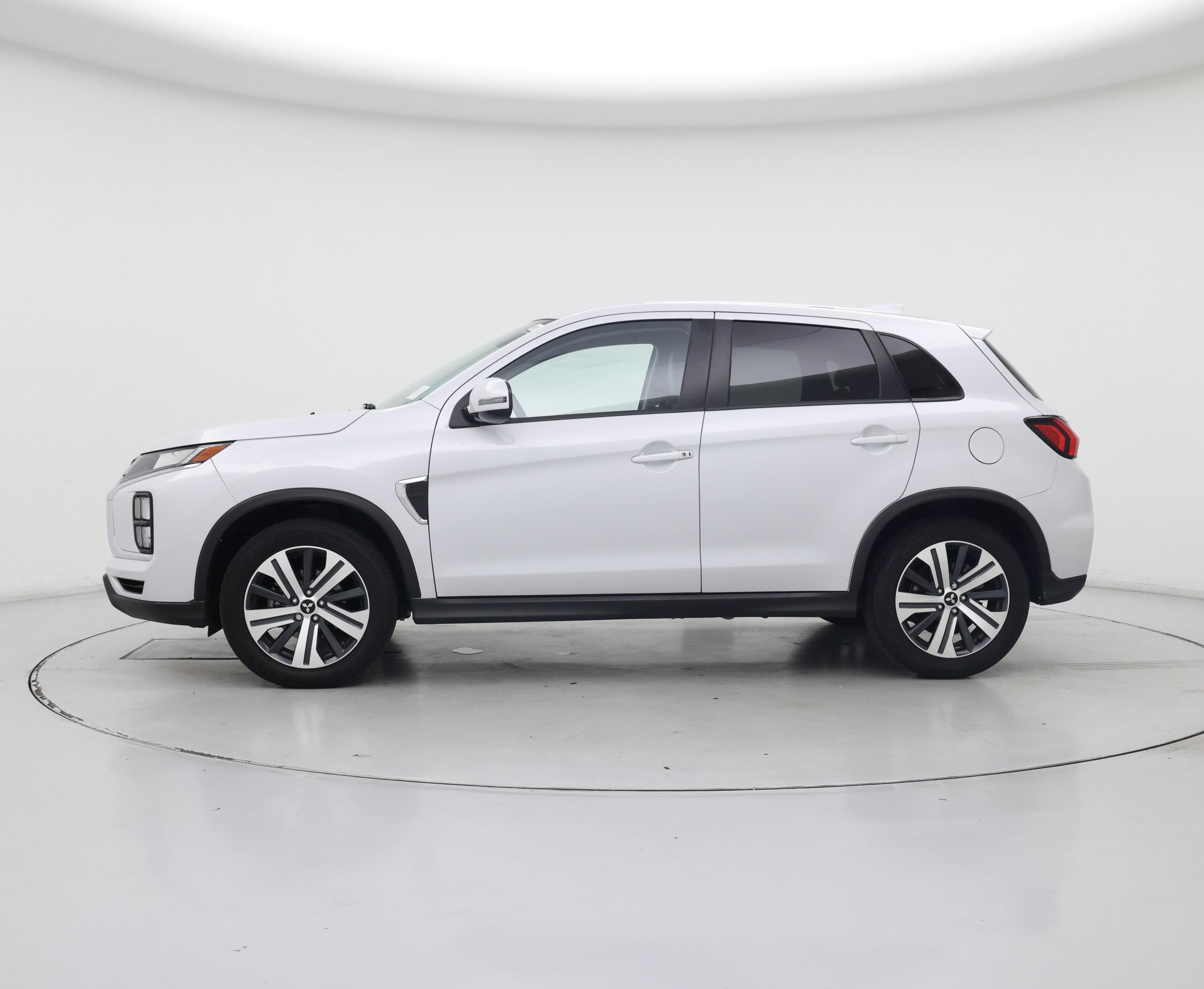 Thumbnail: 2022 Mitsubishi Outlander Sport - 3