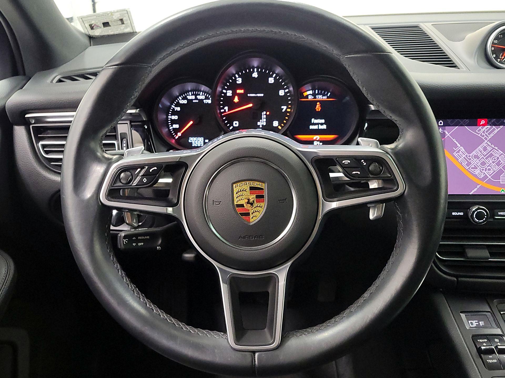 Thumbnail: 2021 Porsche Macan - 10