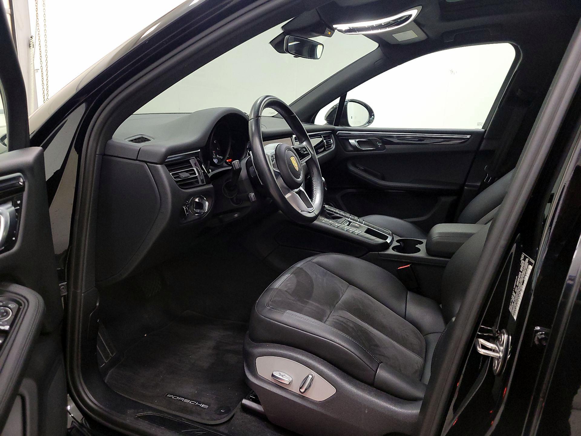 Thumbnail: 2021 Porsche Macan - 11
