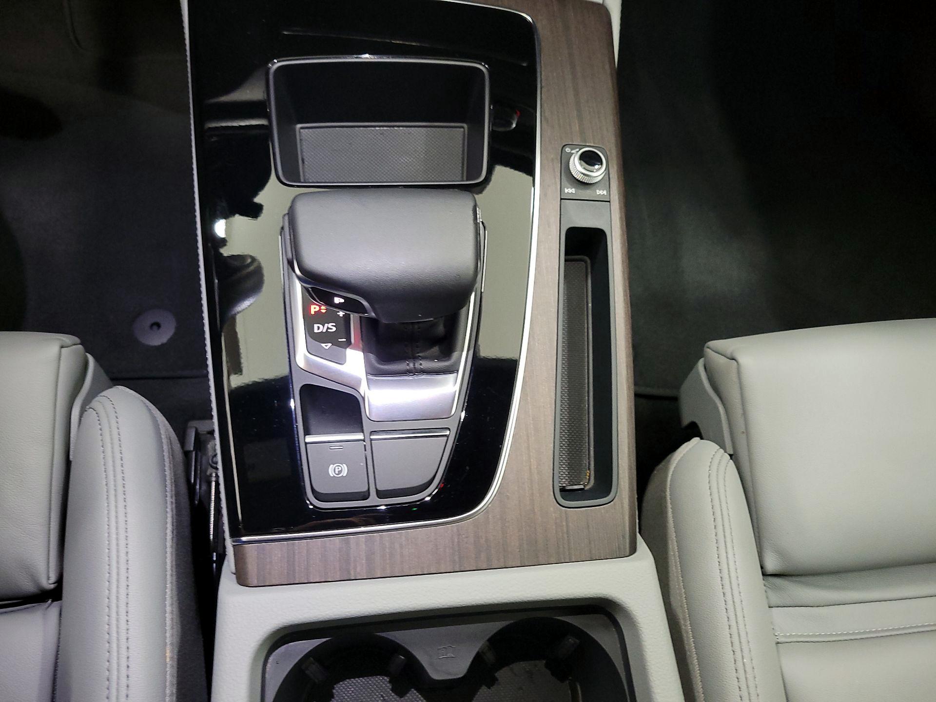 Thumbnail: 2024 Audi Q5 - 17