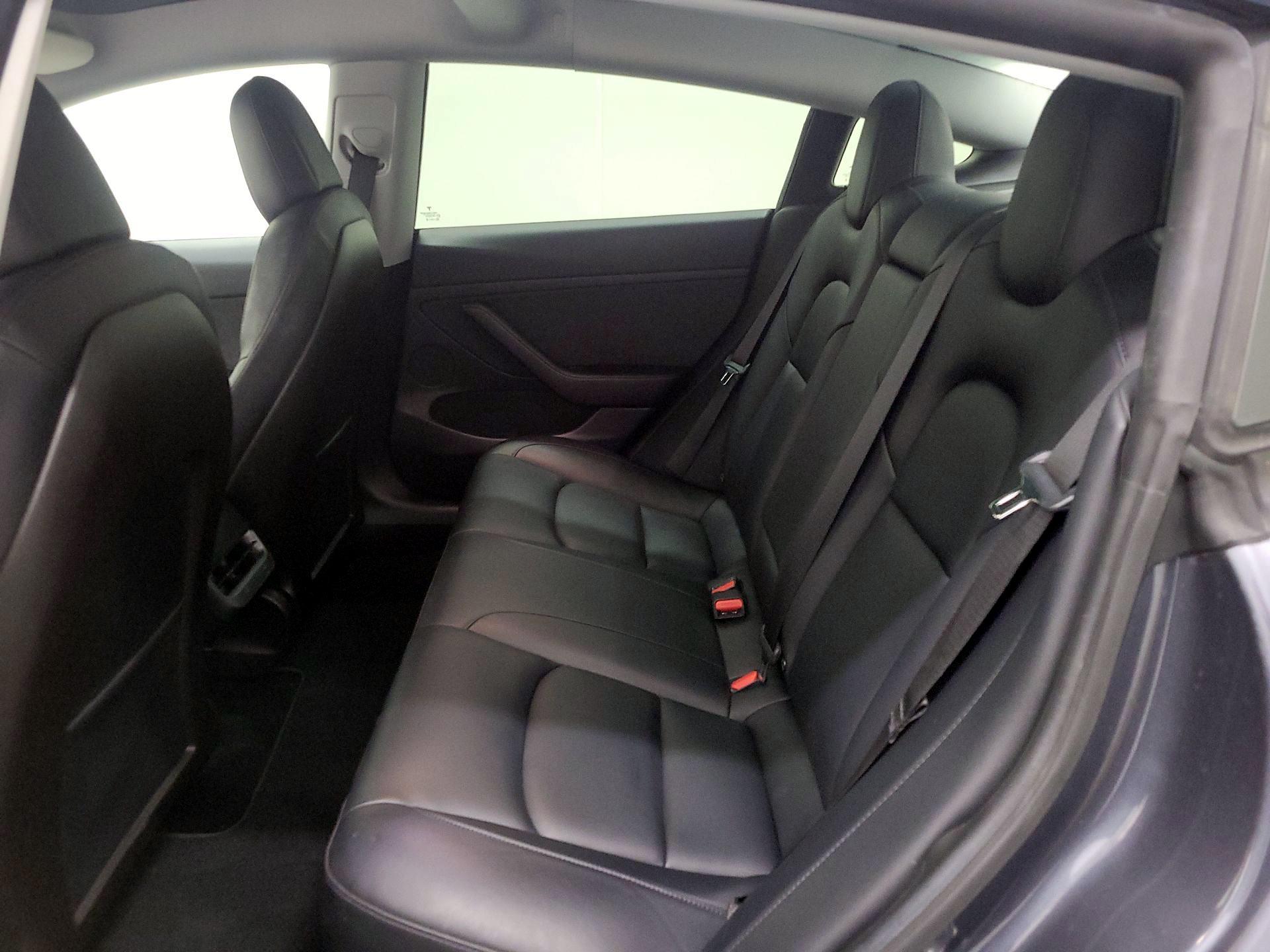 Thumbnail: 2021 Tesla Model 3 - 19