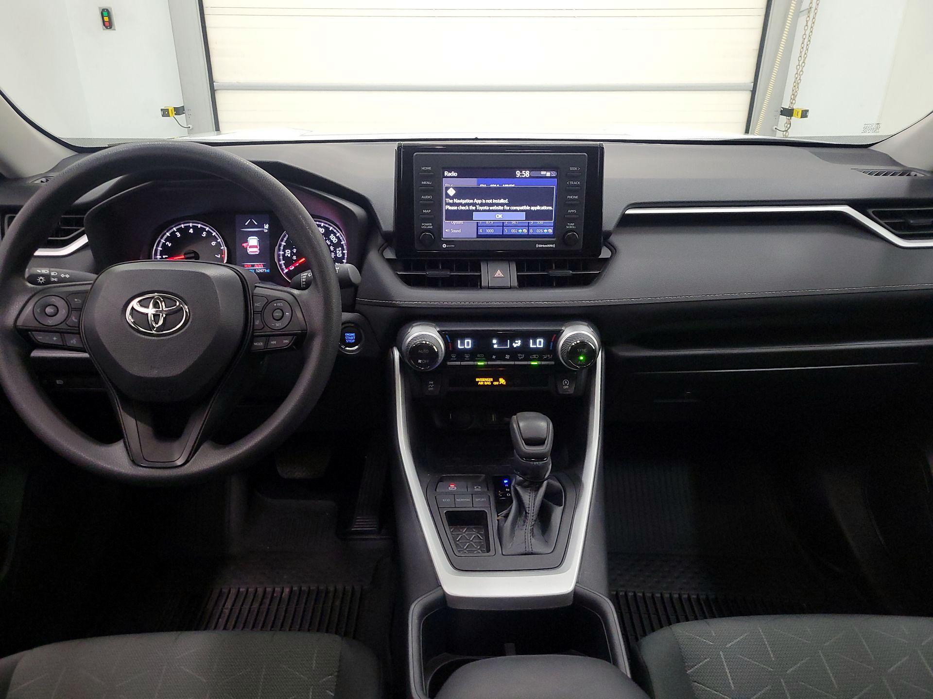 Thumbnail: 2022 Toyota RAV4 - 9