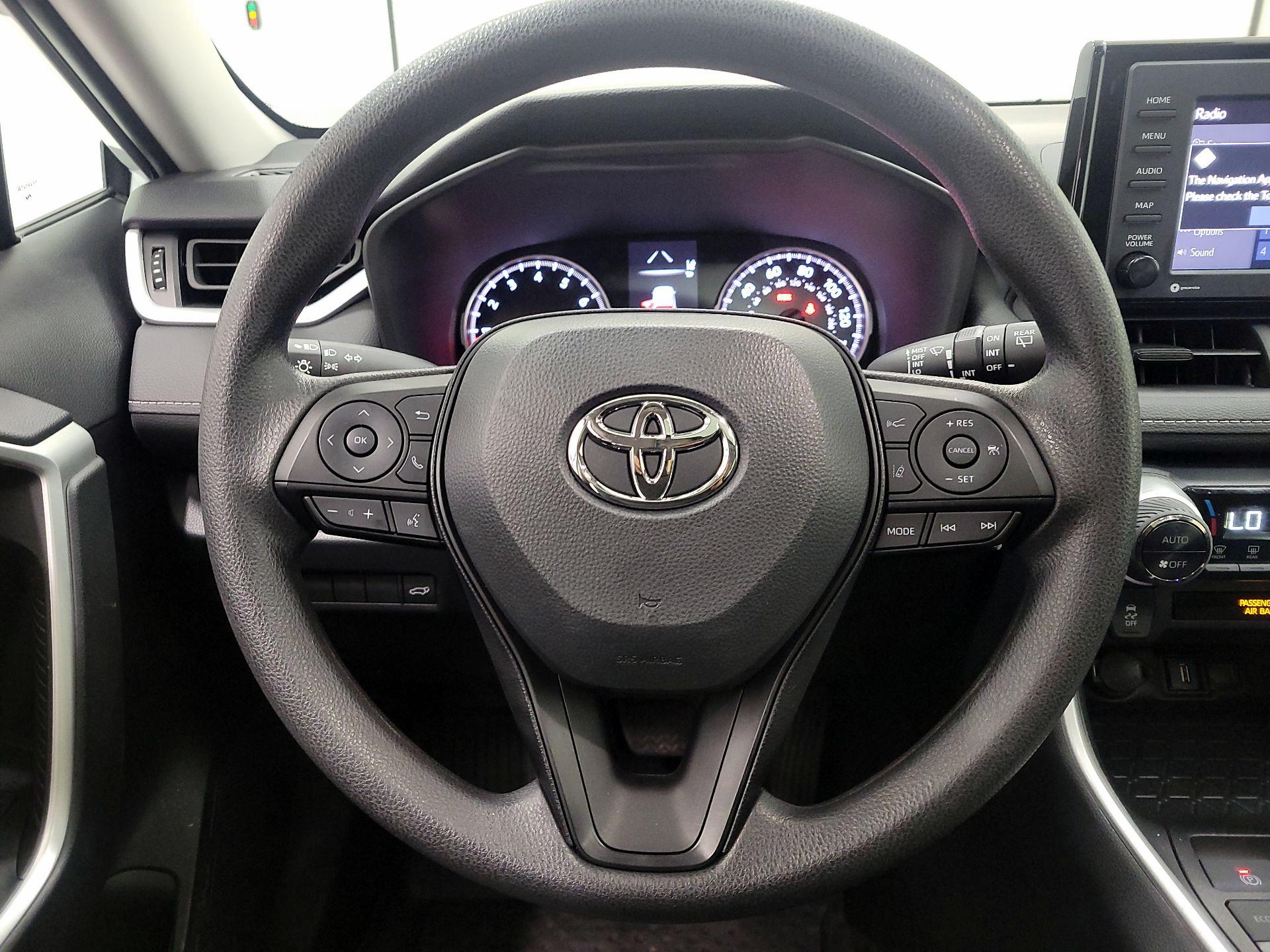 Thumbnail: 2022 Toyota RAV4 - 10