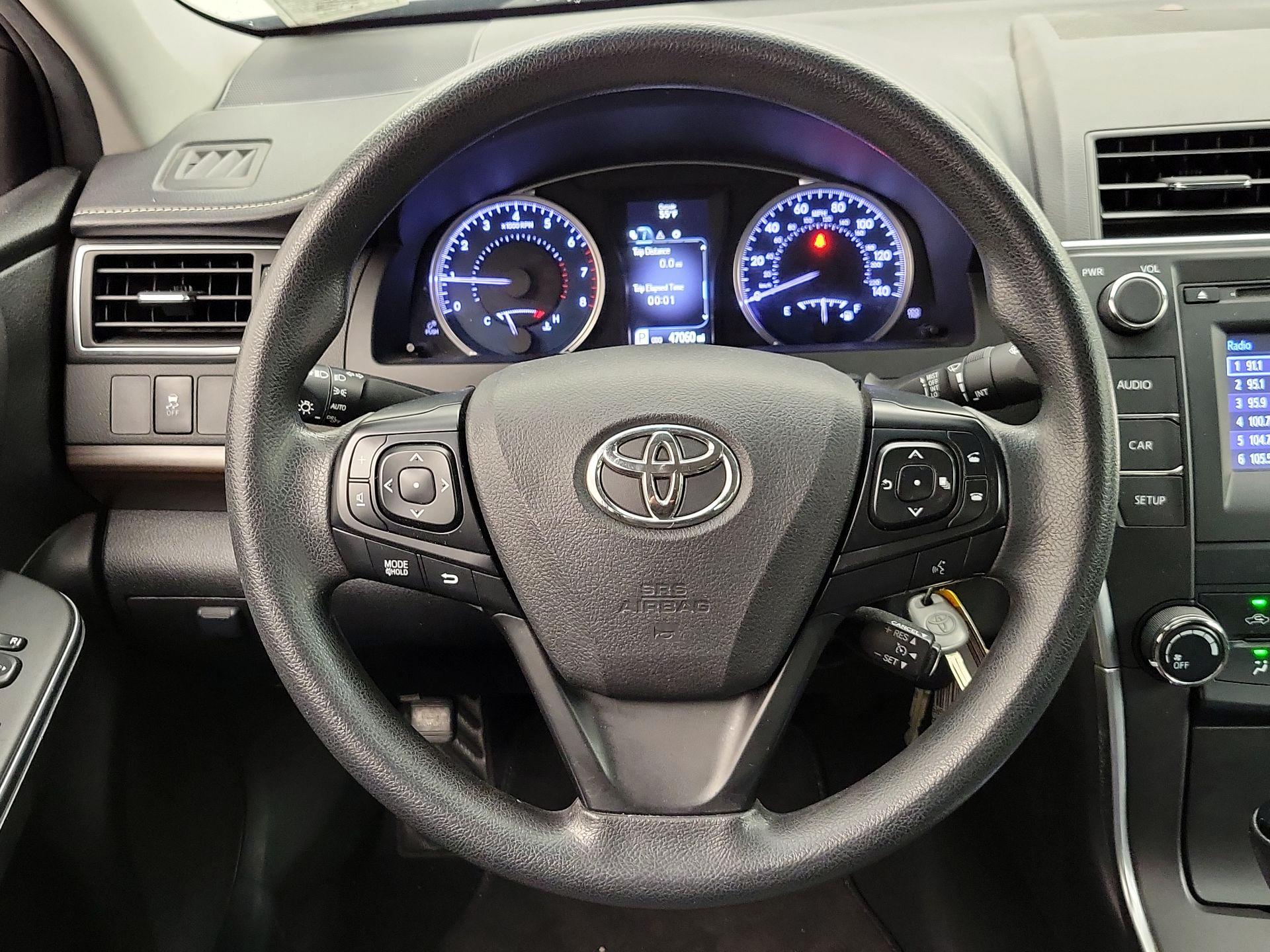 Thumbnail: 2016 Toyota Camry - 10