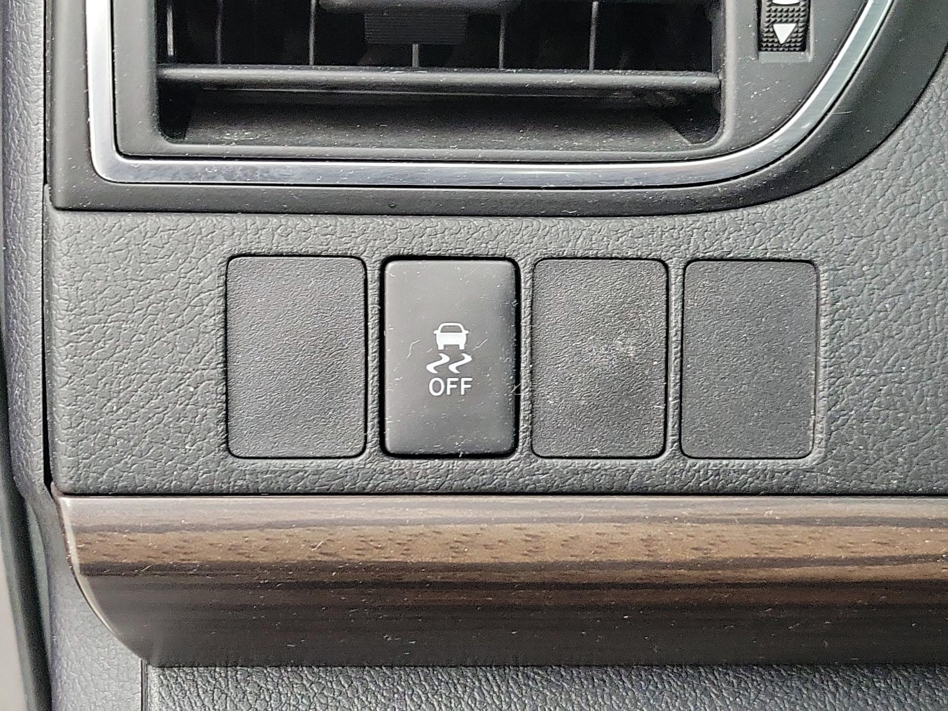 Thumbnail: 2016 Toyota Camry - 13