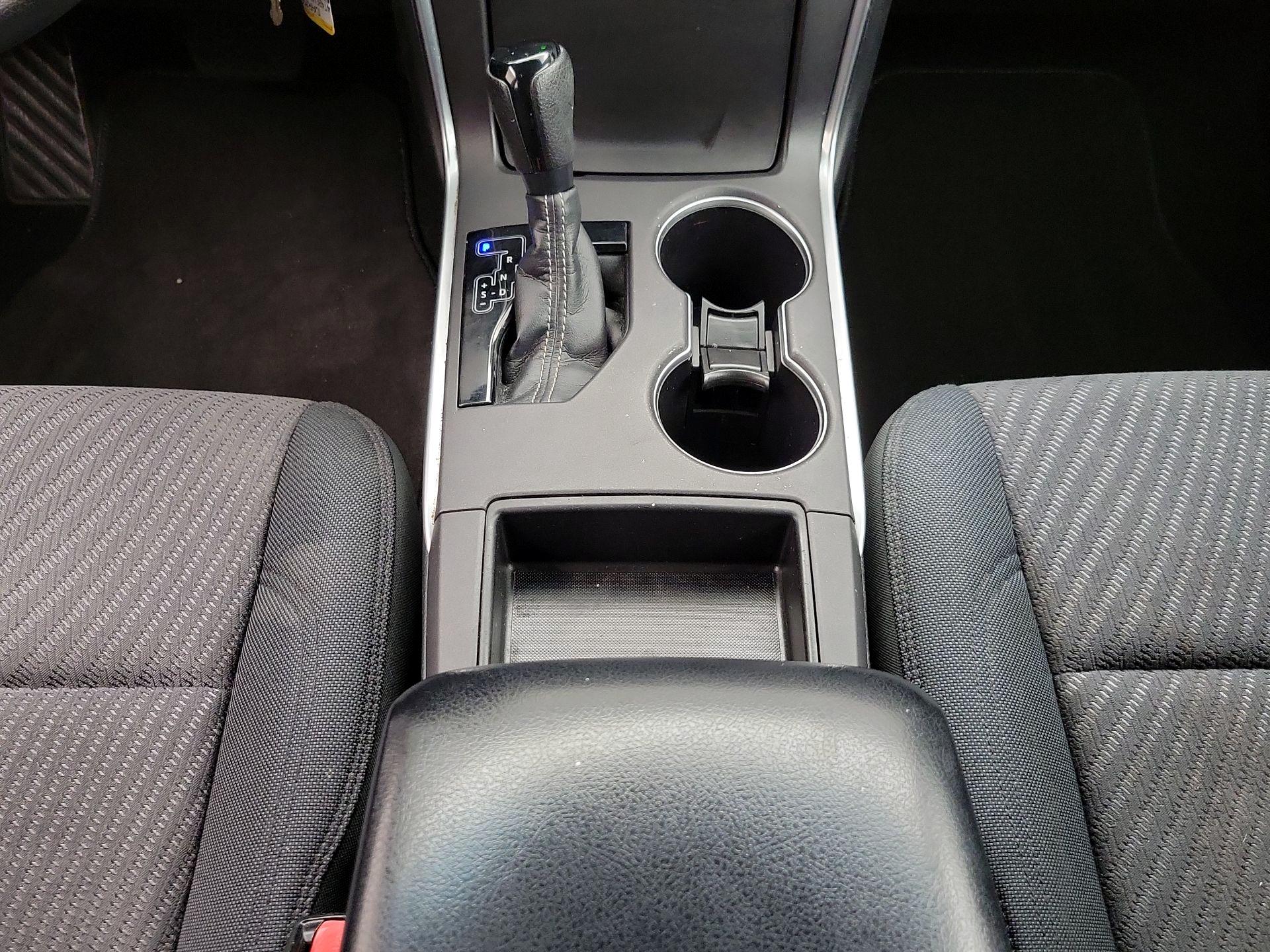 Thumbnail: 2016 Toyota Camry - 17