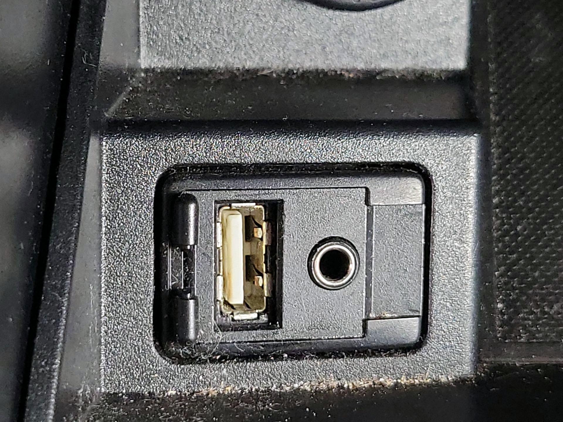 Thumbnail: 2016 Toyota Camry - 18