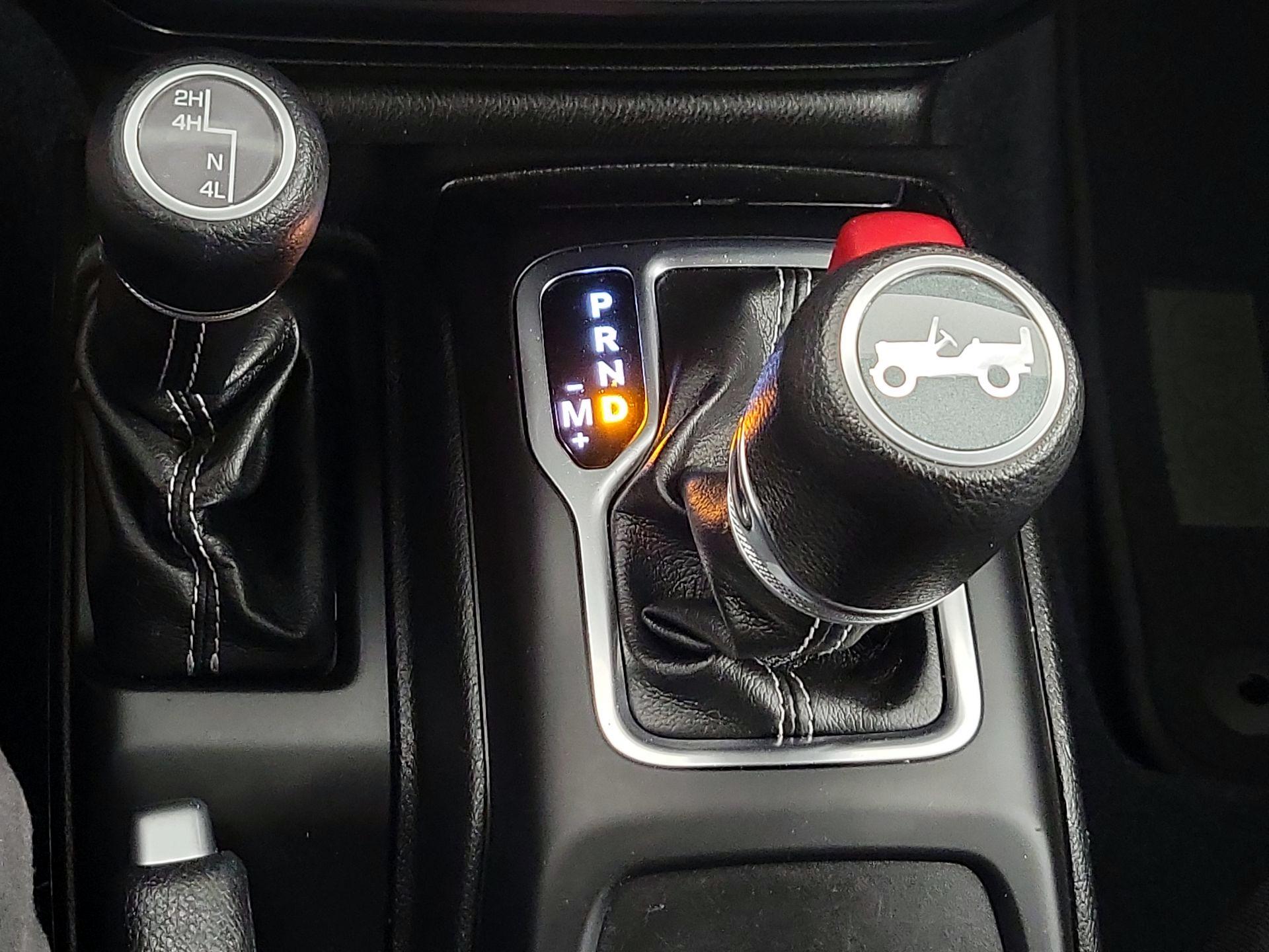 Thumbnail: 2018 Jeep Wrangler - 17