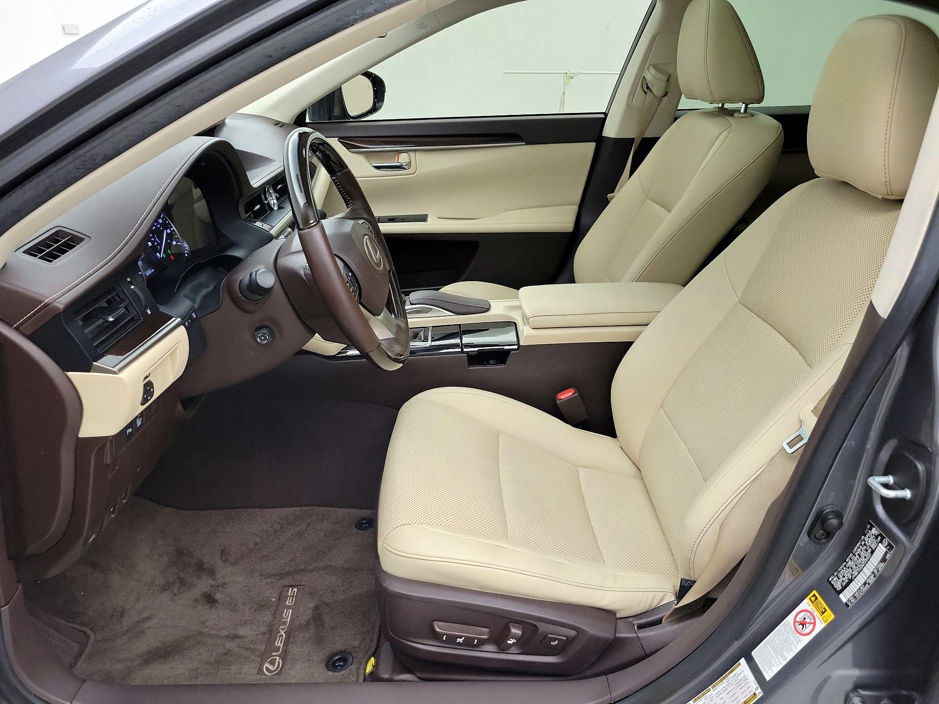 Thumbnail: 2016 Lexus ES - 11