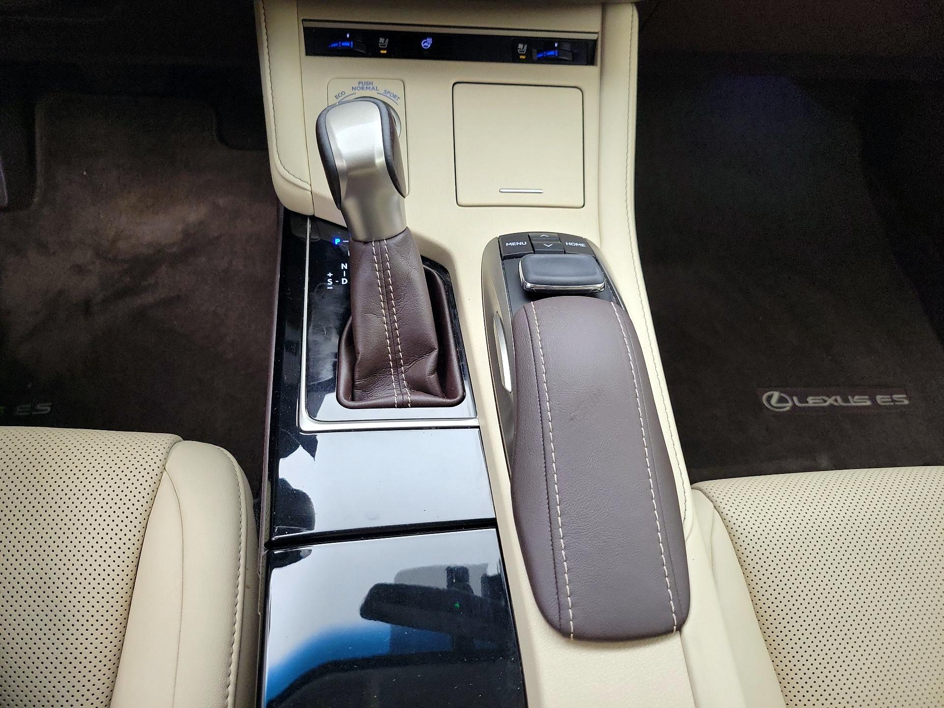 Thumbnail: 2016 Lexus ES - 18